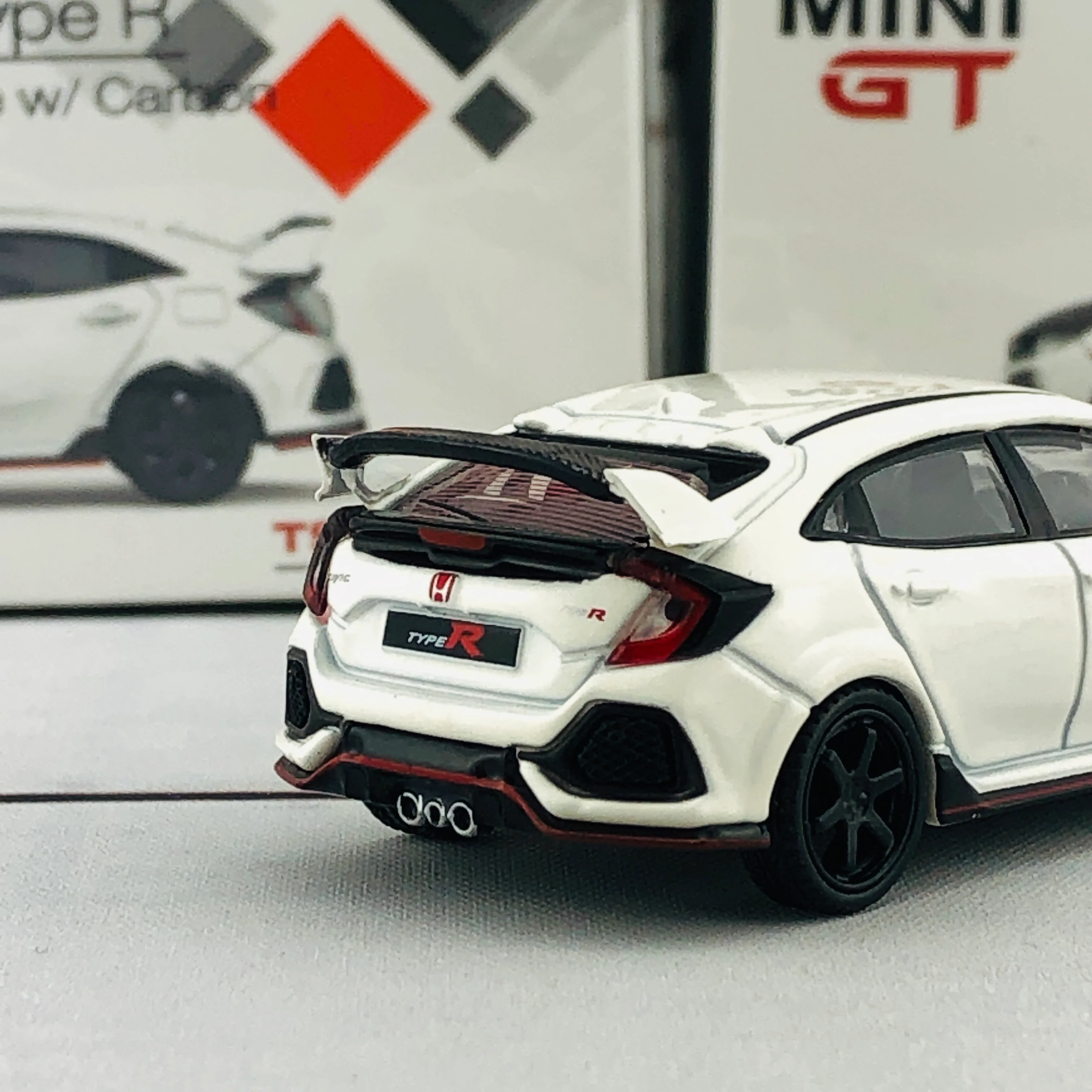 MINI GT 1/64 Honda Civic Type R (FK8) Championship White w/Carbon Kit & TE37 Wheel (RHD) MGT00065-R - Image 5