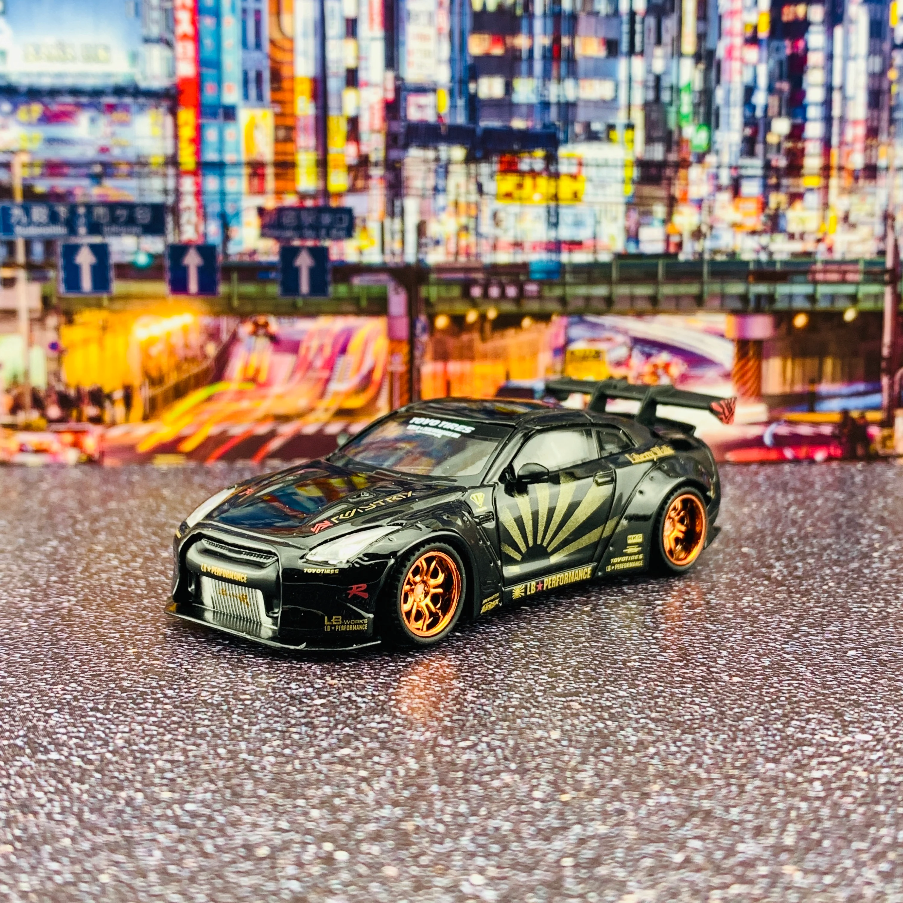 MINI GT 1/64  LB★WORKS Nissan GTR R35 Type 1 Rear Wing ver 1+2 Black w/ Copper Wheel RHD MGT00005-R - Image 2