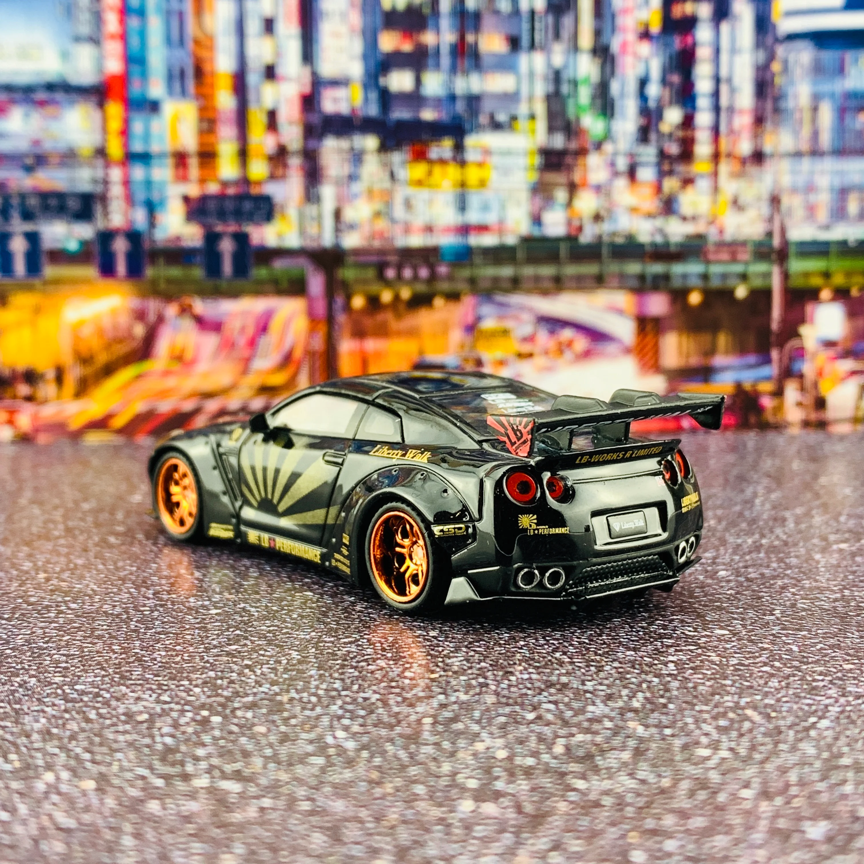 MINI GT 1/64  LB★WORKS Nissan GTR R35 Type 1 Rear Wing ver 1+2 Black w/ Copper Wheel RHD MGT00005-R - Image 3