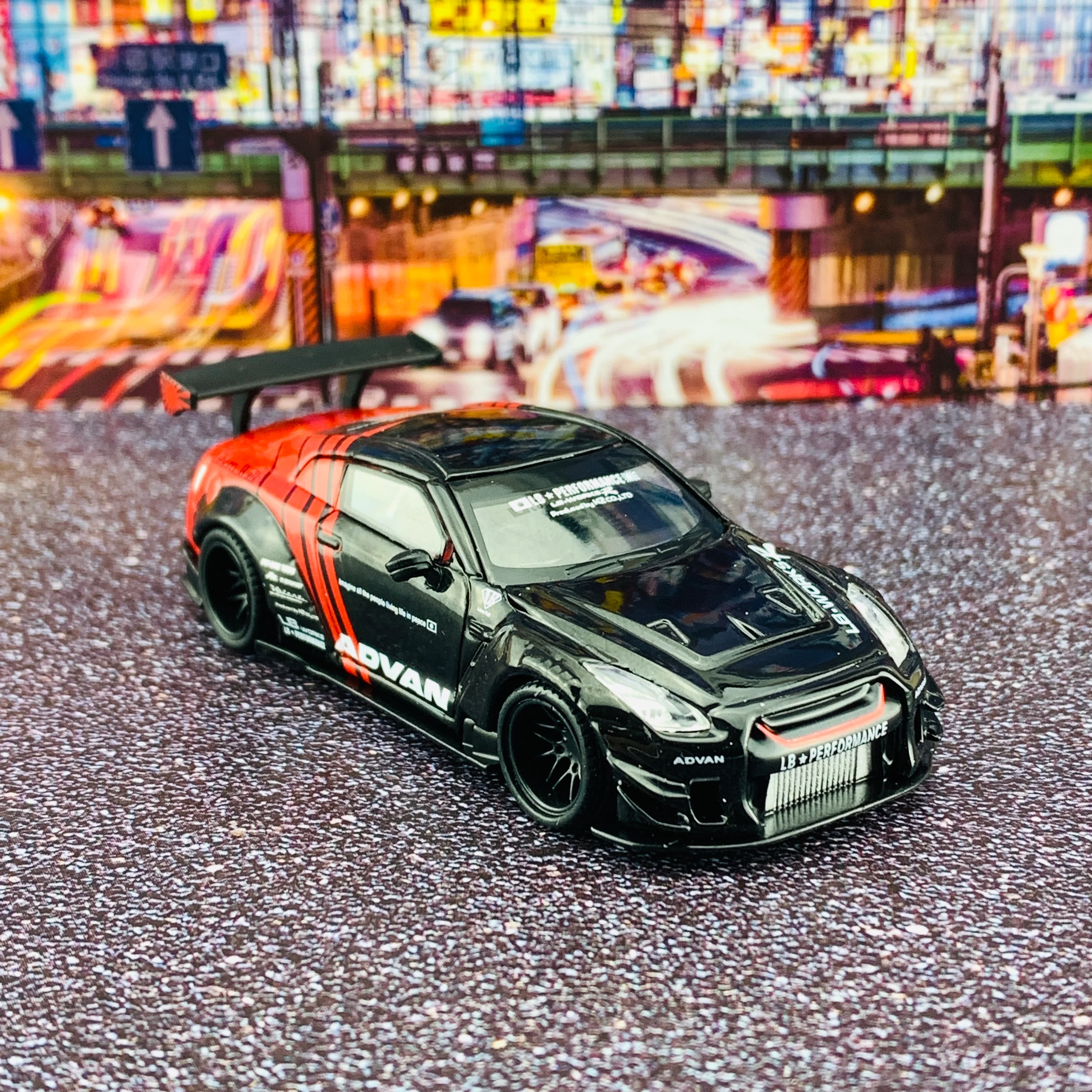 MINI GT 1/64 LB★WORKS Nissan GTR R35 Type 2 Rear Wing version 3 Advan Japan Exclusive RHD MGT00074-R - Image 4