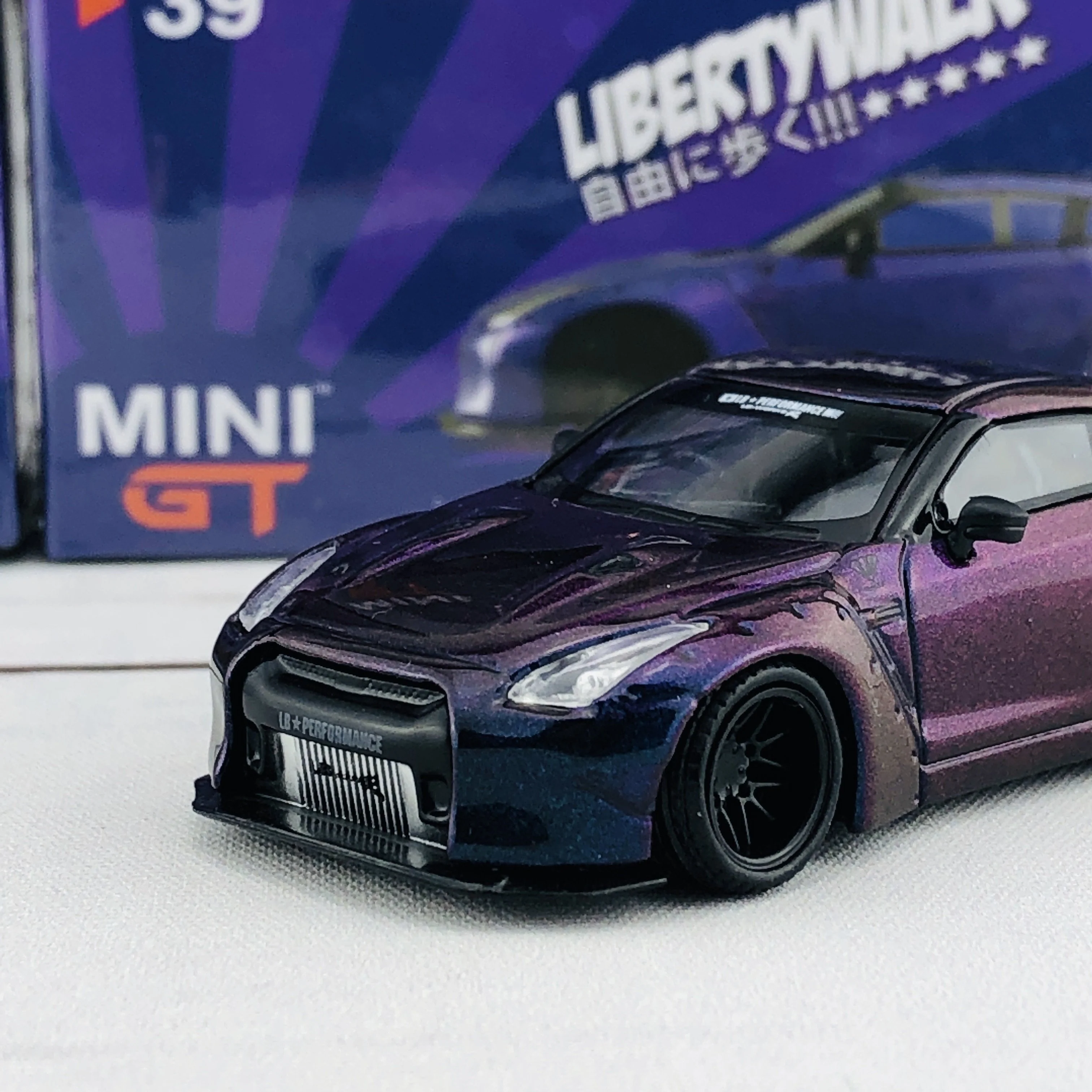 MINI GT 1/64 LIBERTYWALK LB★WORKS Nissan GTR (R35) Type 1, Rear Wing ver 2 Magic Purple Japan Exclusive MGT00039-R - Image 3