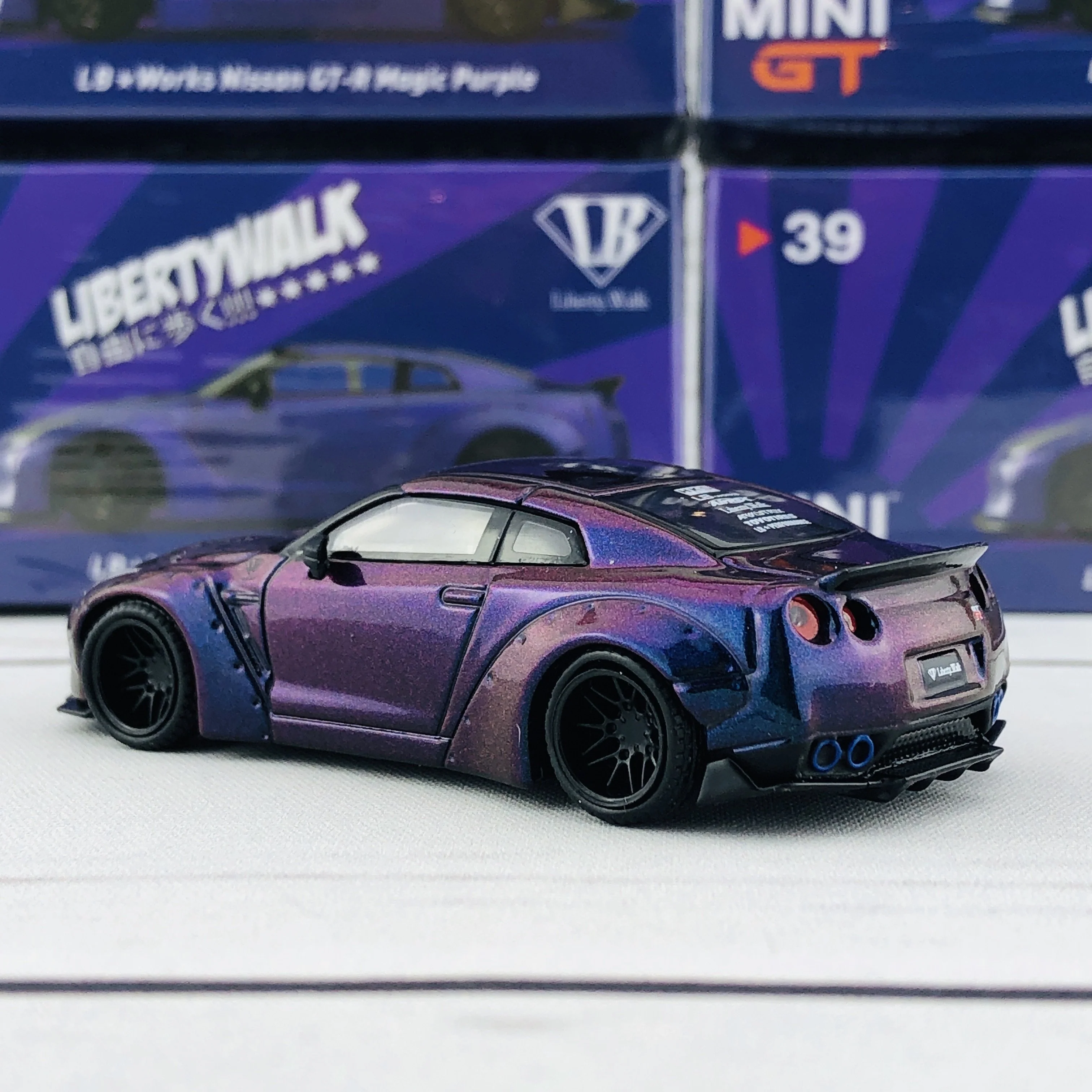 MINI GT 1/64 LIBERTYWALK LB★WORKS Nissan GTR (R35) Type 1, Rear Wing ver 2 Magic Purple Japan Exclusive MGT00039-R - Image 4