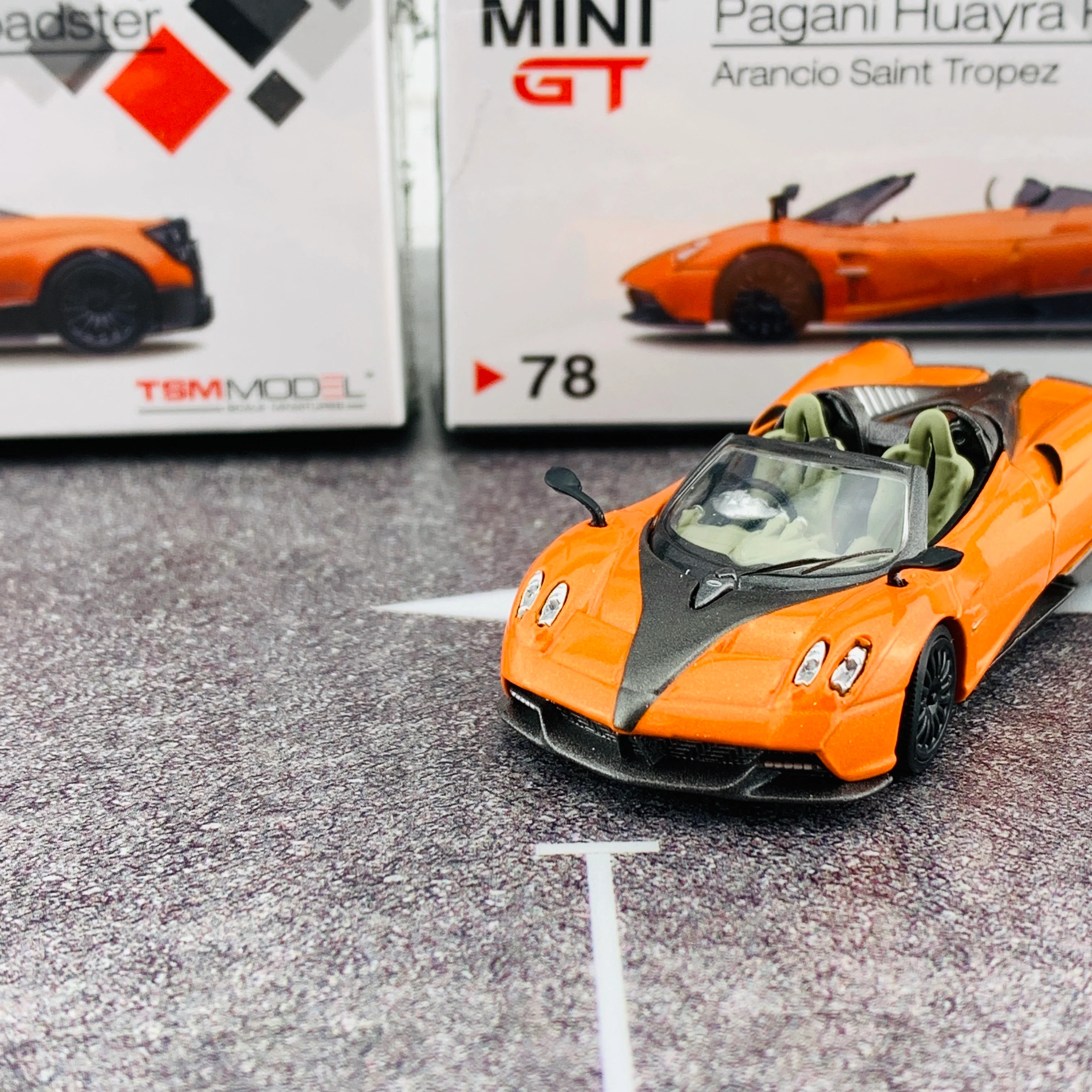 MINI GT 1/64 Pagani Huayra Roadster Arancio Saint Tropez RHD MGT00078-R - Image 3
