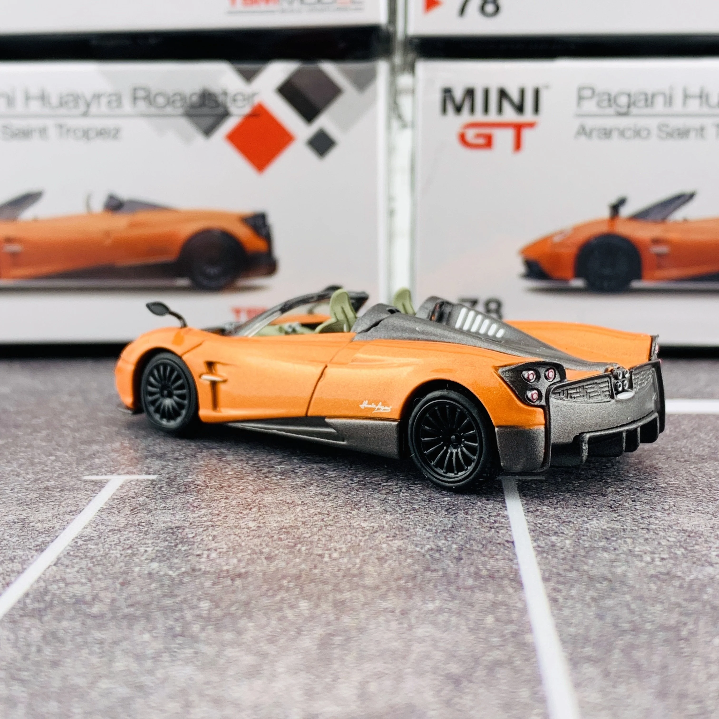 MINI GT 1/64 Pagani Huayra Roadster Arancio Saint Tropez RHD MGT00078-R - Image 6