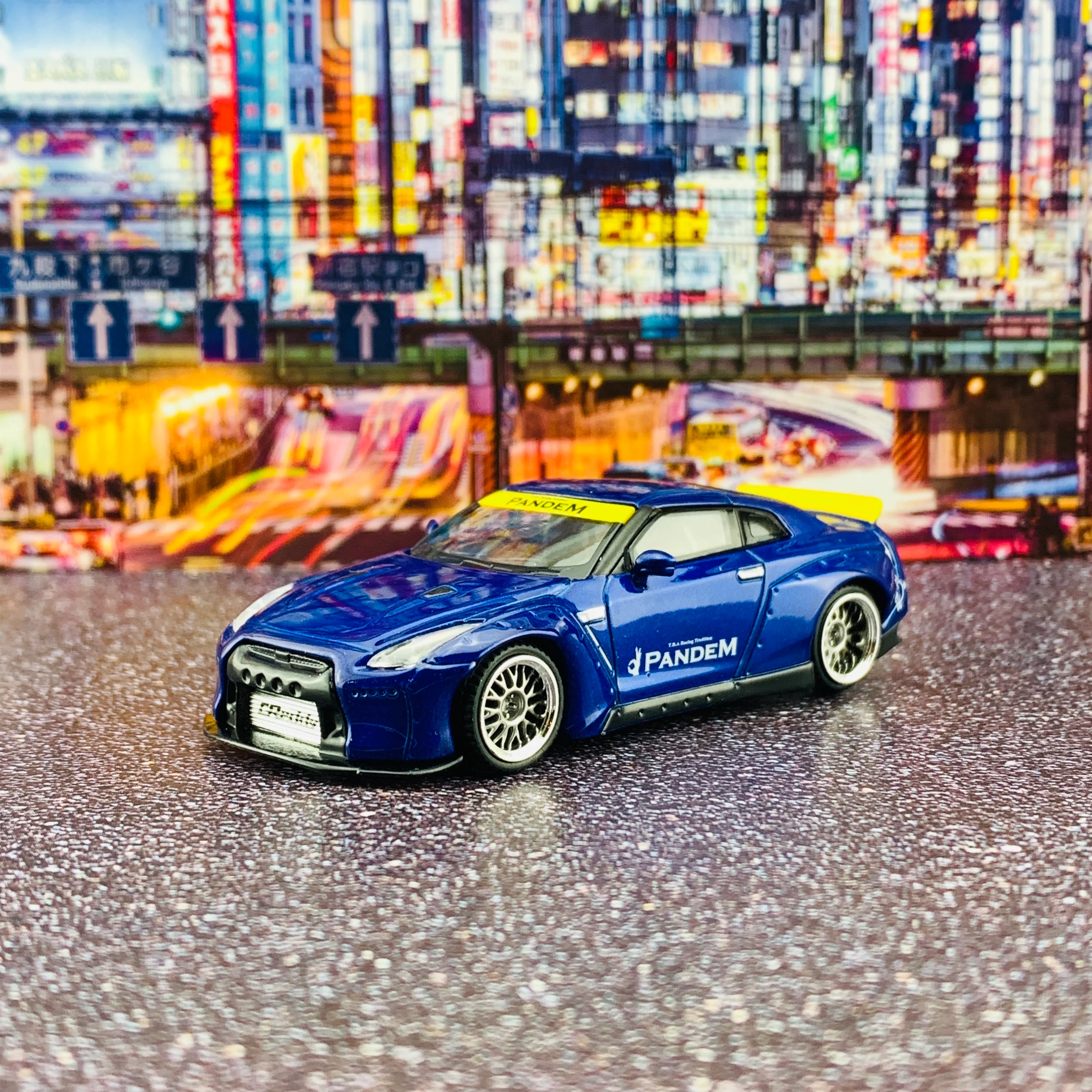 MINI GT 1/64 Pandem Nissan GTR R35 Duck Tail Velocity Blue RHD MGT00093-R - Image 2