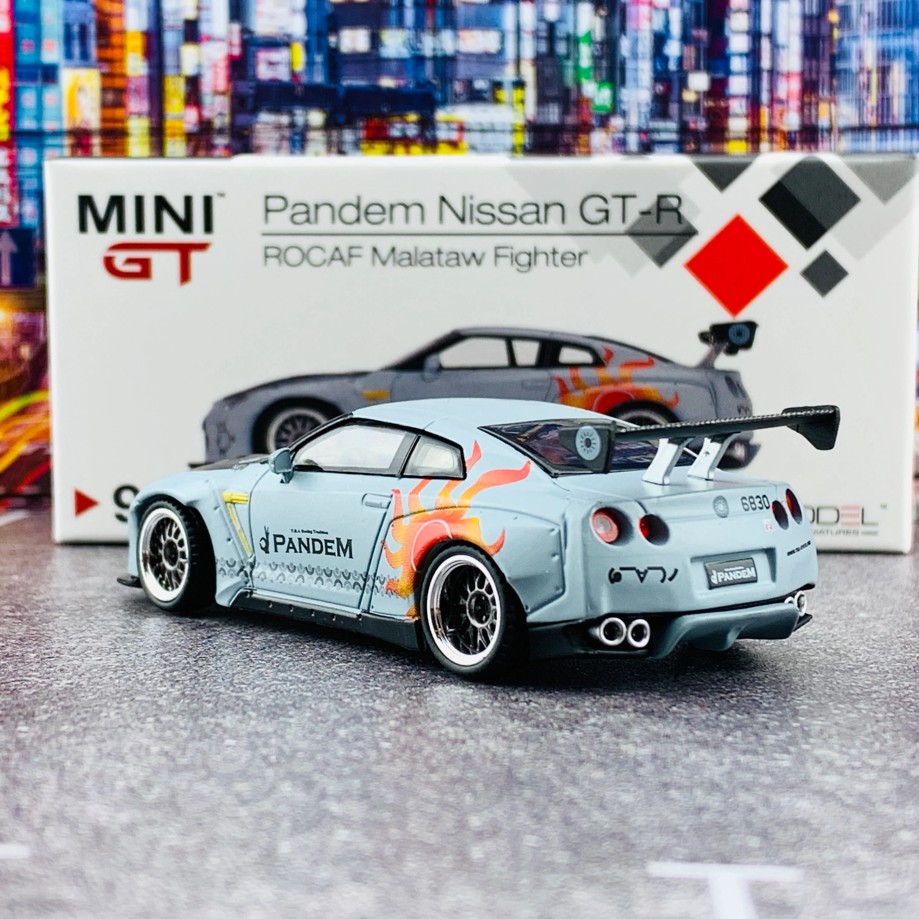 MINI GT 1/64 Pandem Nissan GTR (R35) GT Wing ROCAF Malataw Fighter LHD Taiwan Exclusive MGT00098-L - Image 3
