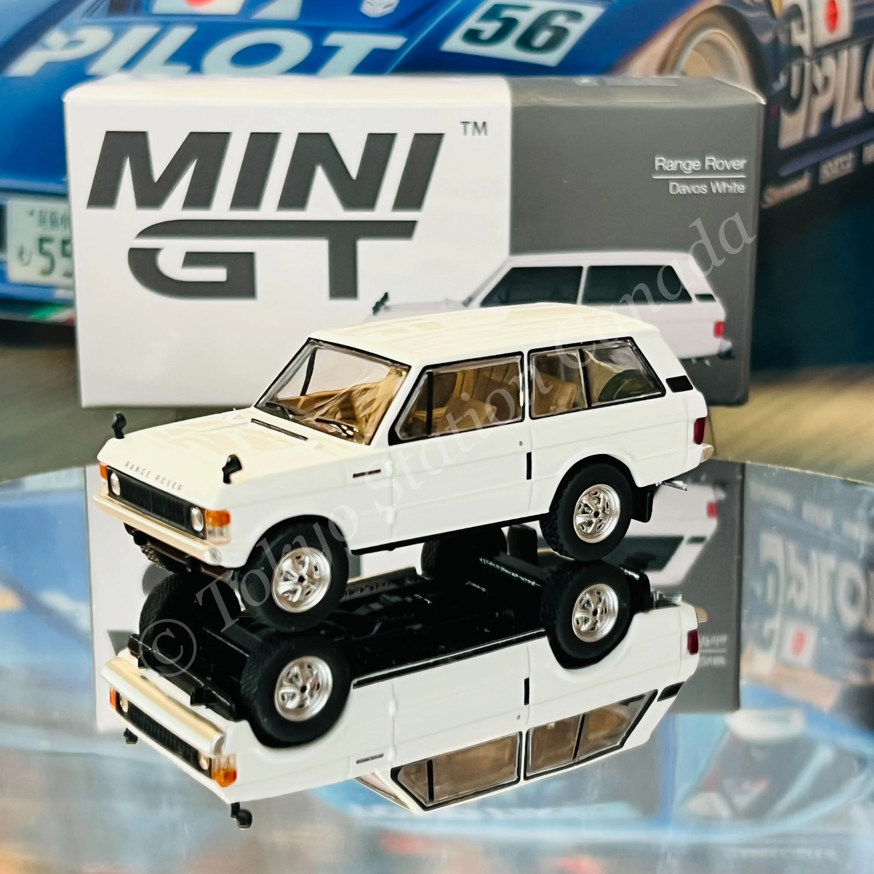 MINI GT 1/64 Range Rover Davos White LHD MGT00658-L and Car Hauler Trailer White MGTAC21  COMBO - Image 3