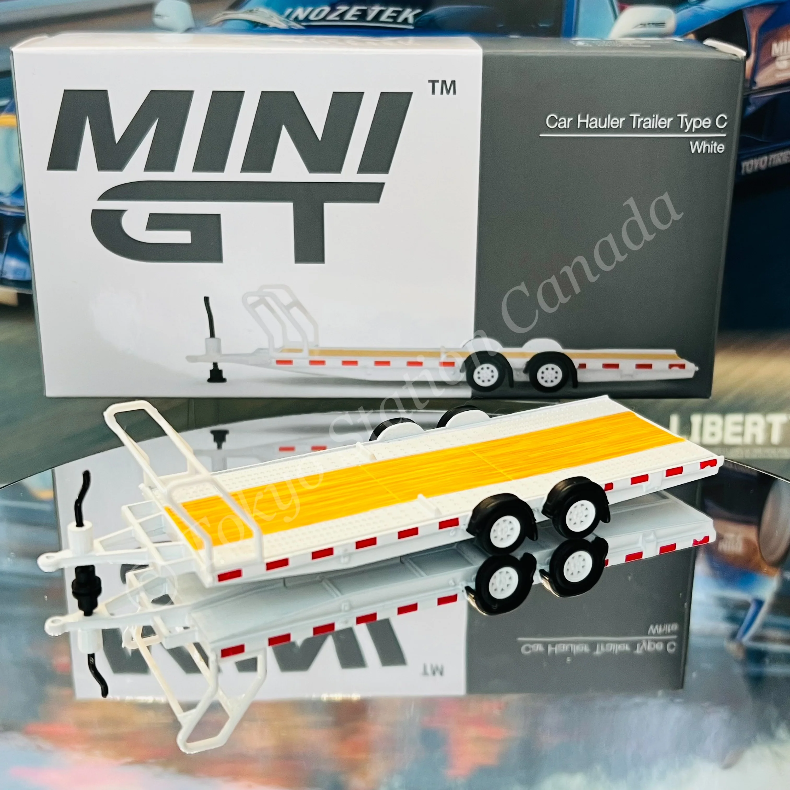 MINI GT 1/64 Range Rover Davos White LHD MGT00658-L and Car Hauler Trailer White MGTAC21  COMBO - Image 4
