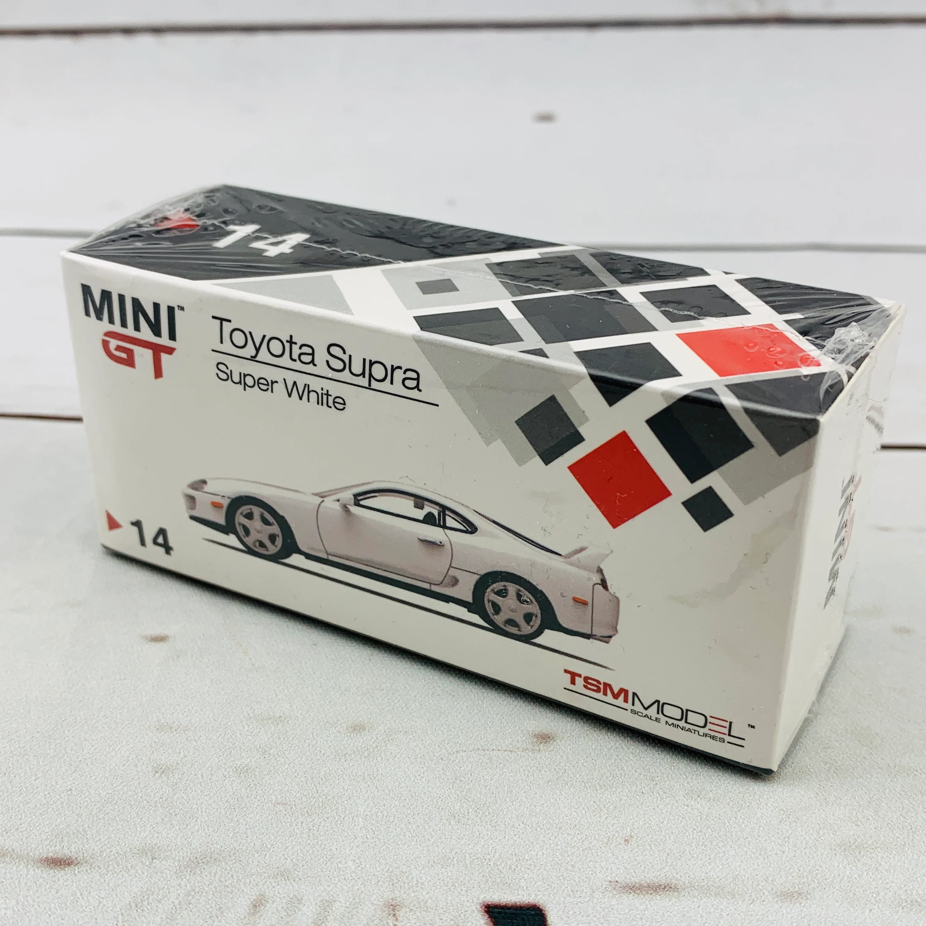 MINI GT 1/64 Toyota Supra JZA80 Super White RHD MGT00014-R - Image 6