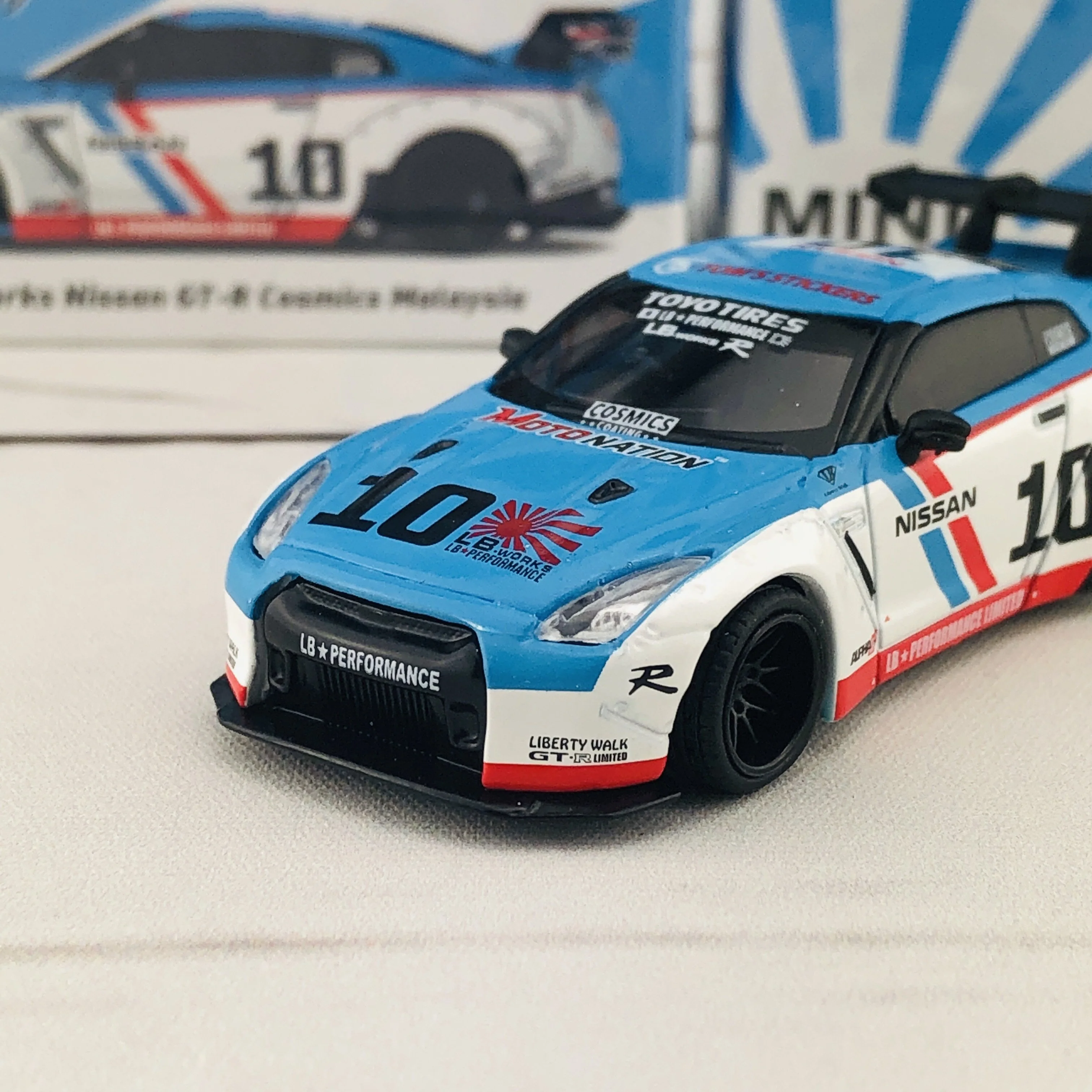 MINI GT LIBERTYWALK LB★WORKS Nissan GTR (R35) Cosmics Malaysia RHD MGT00066-R - Image 3
