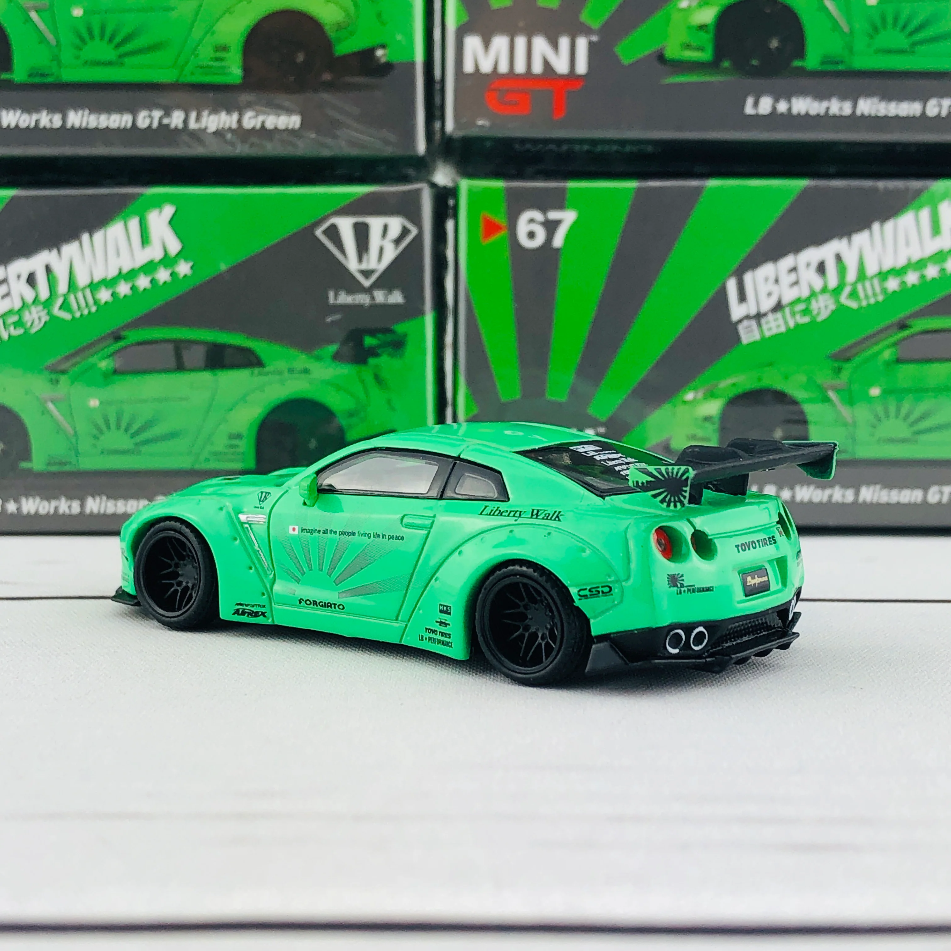 MINI GT LIBERTYWALK LB★WORKS Nissan GTR (R35) Light Green LHD PHILIPPINES EXCLUSIVE PRODUCT MGT00067-L - Image 3