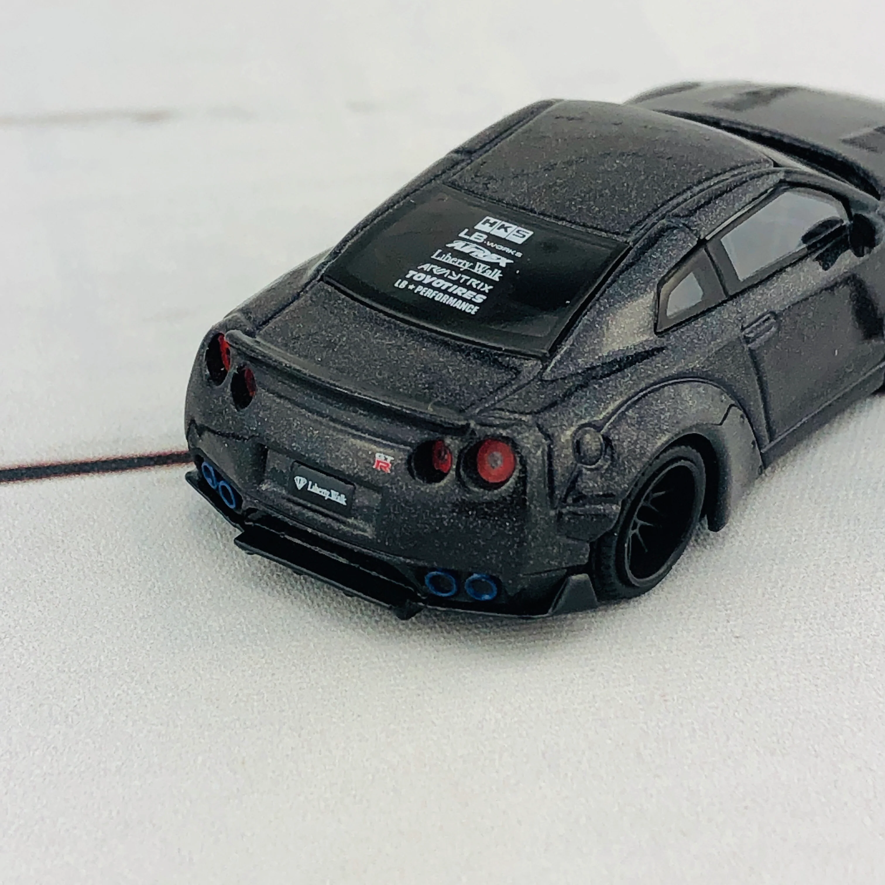 MINI GT LIBERTYWALK LB★WORKS Nissan GTR (R35) Magic Grey LHD MGT00035-L - Image 6