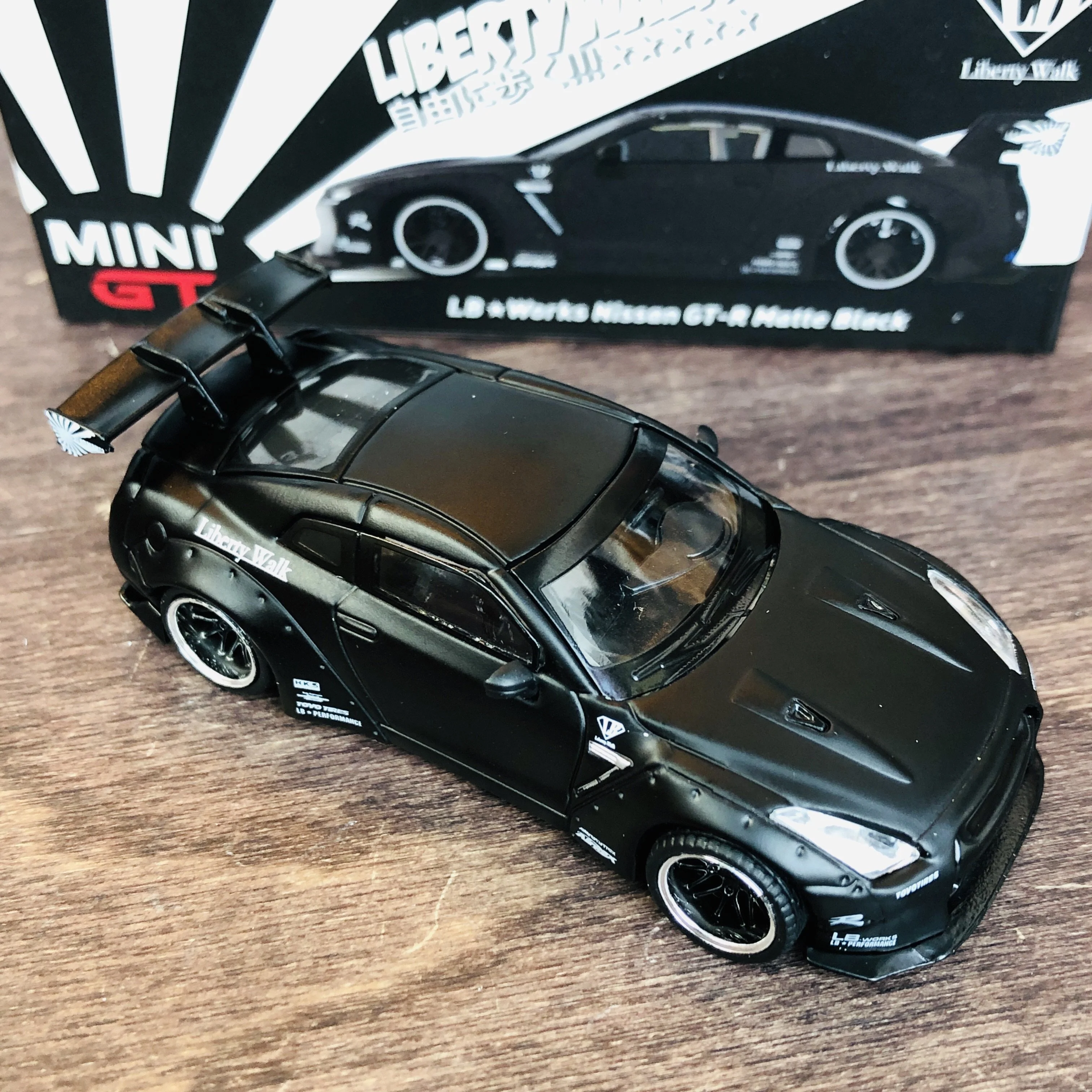 MINI GT LIBERTYWALK LB★WORKS Nissan GTR (R35) Matte Black LHD (USA Exclusive) MGT00031-MJ - Image 5