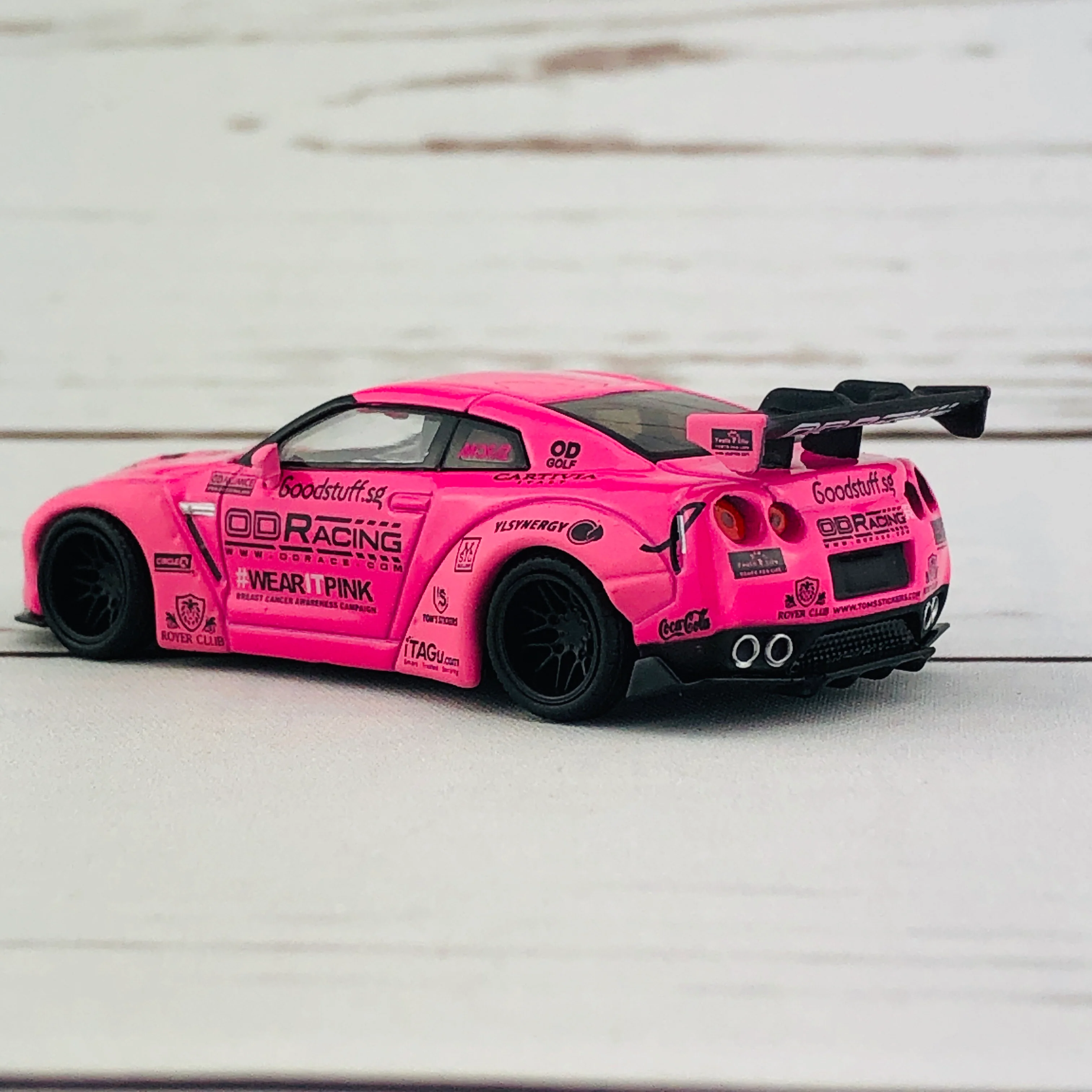 MINI GT LIBERTYWALK LB★WORKS Nissan GTR (R35) "WearItPink" Breast Cancer Awareness RHD MGT00054-R - Image 5