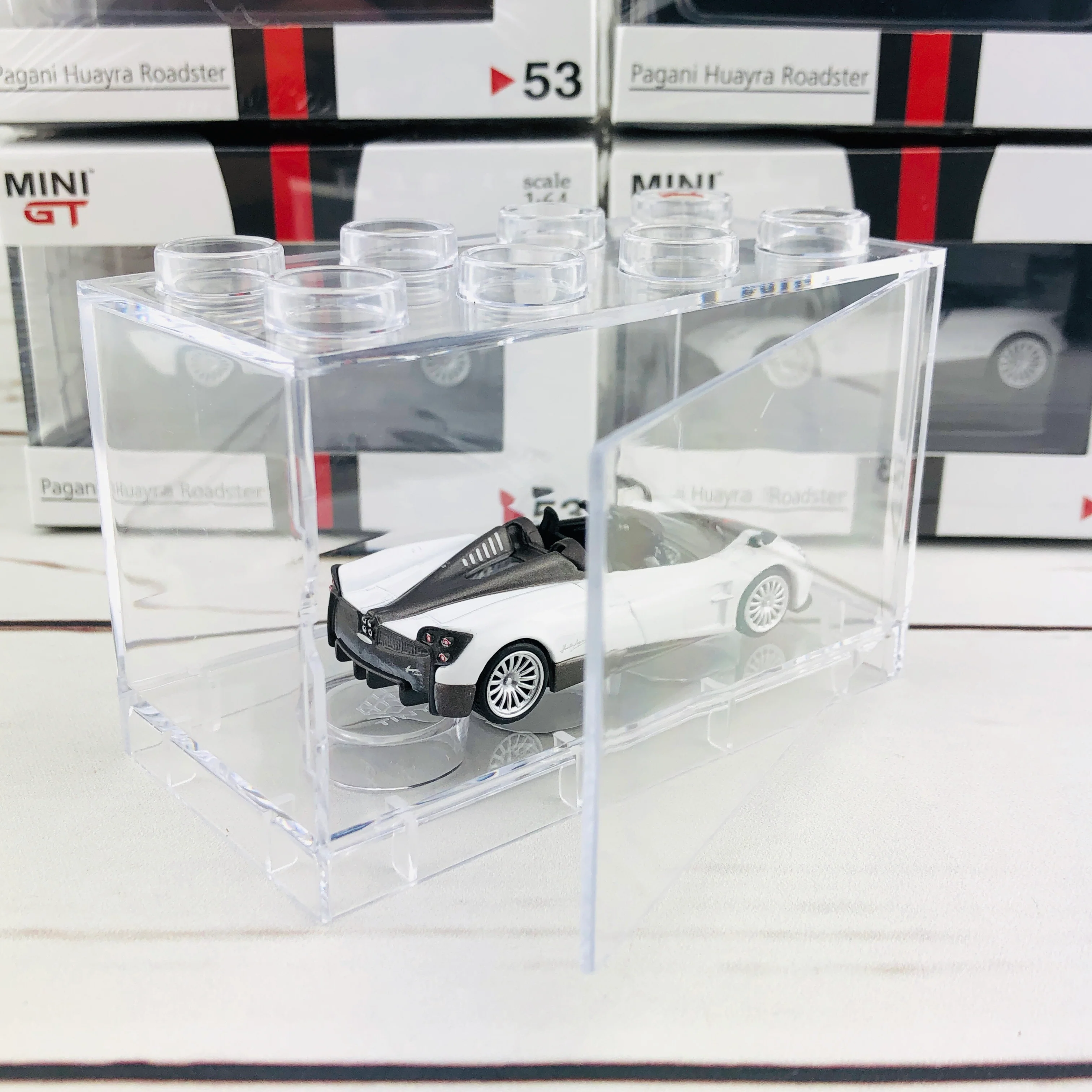 MINI GT Pagani Huayra Roadster RHD White/Black Stripe Hong Kong Exclusive MGT00053-R (Including 1 x Display Case) - Image 3