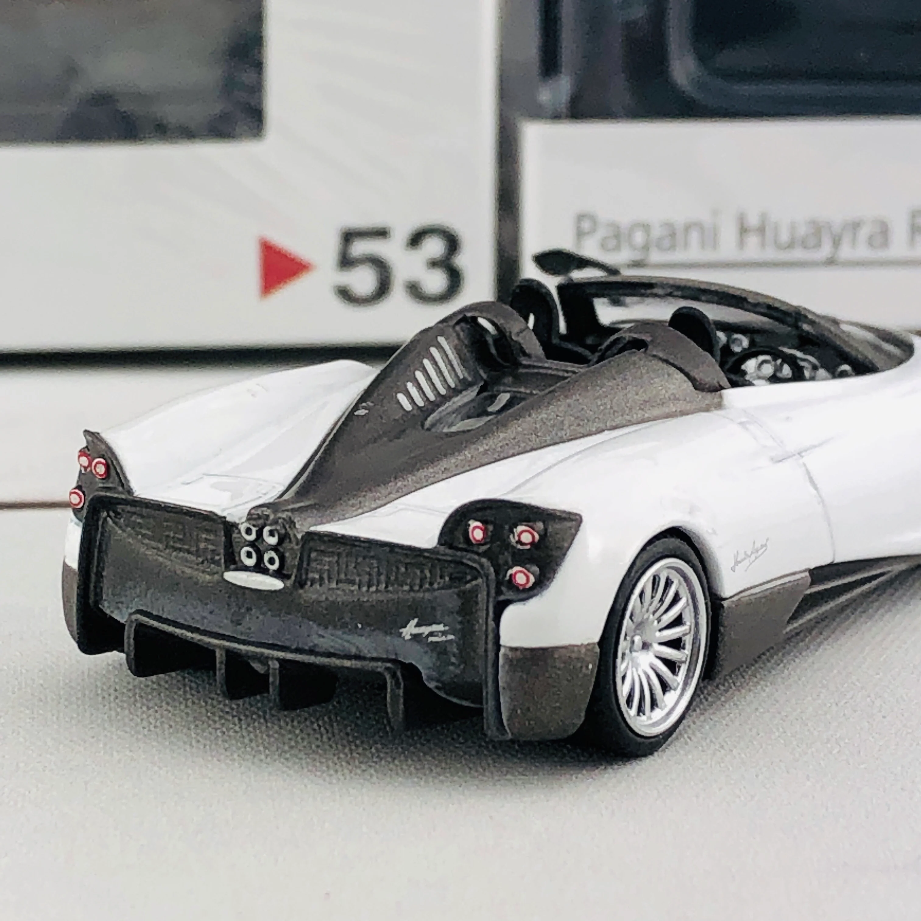 MINI GT Pagani Huayra Roadster RHD White/Black Stripe Hong Kong Exclusive MGT00053-R (Including 1 x Display Case) - Image 7