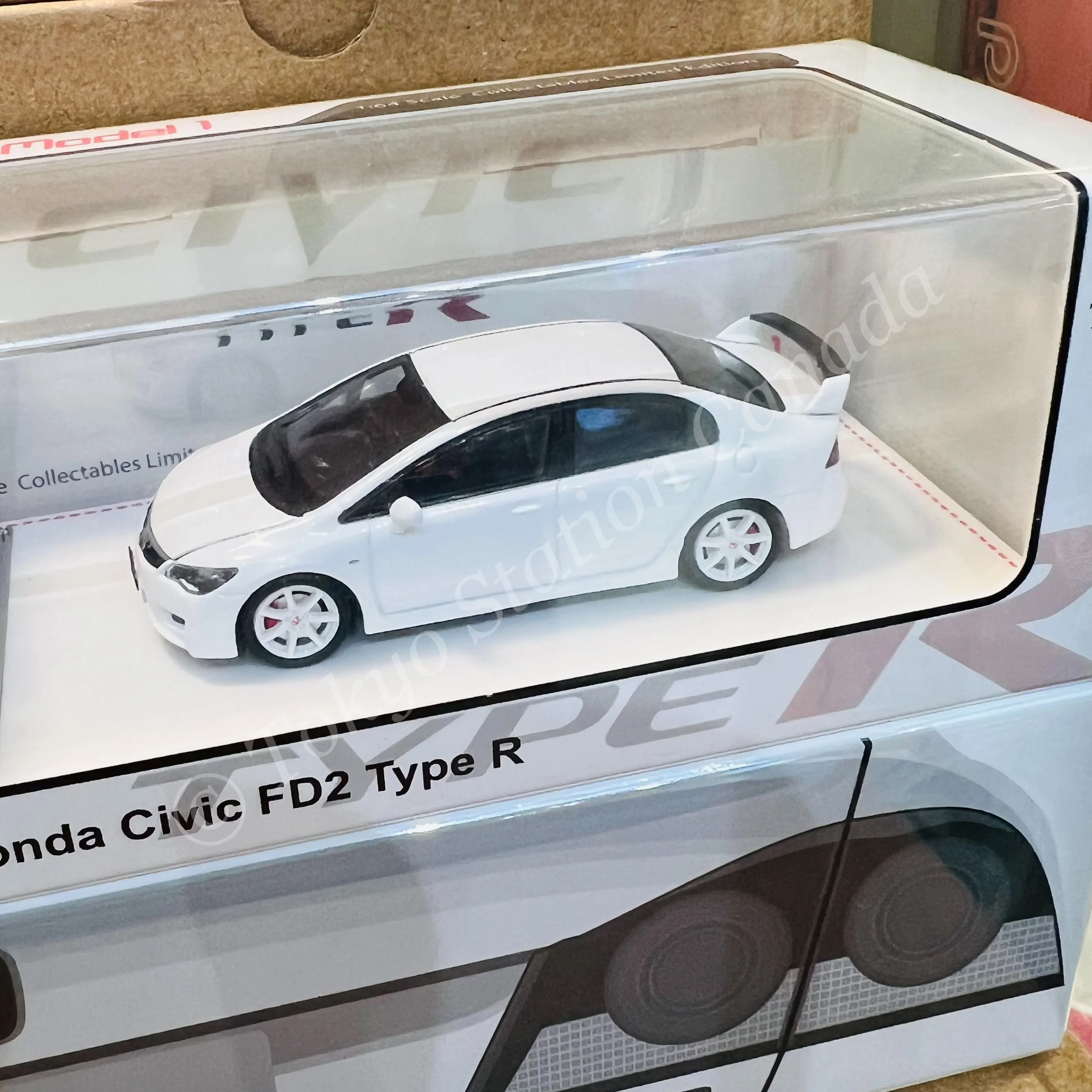 MODEL 1 1/64 Honda Civic Type R FD2 White C33322 - Image 2