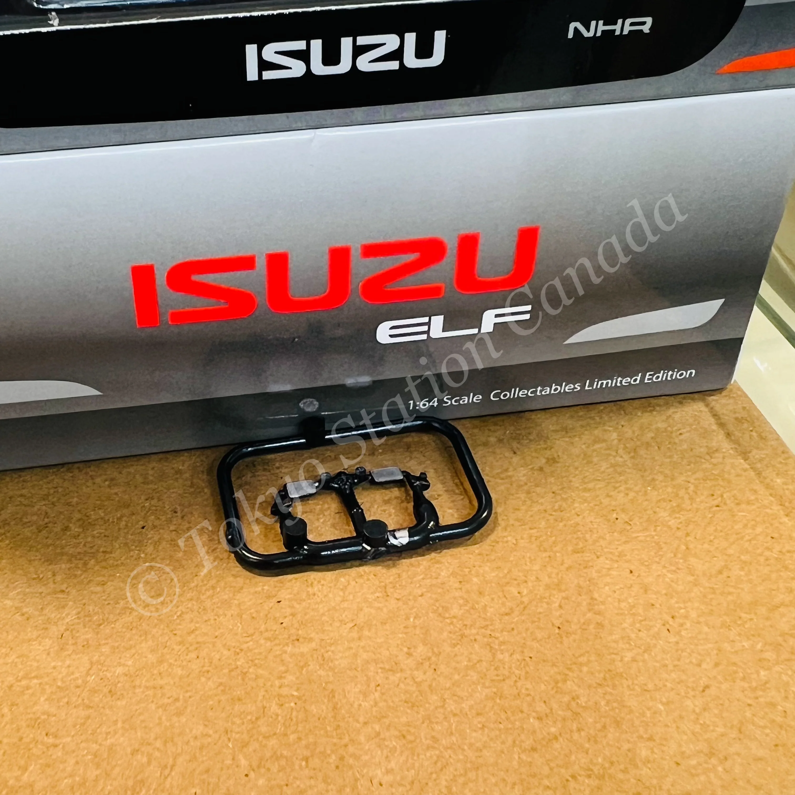 Model 1 1/64 Isuzu ELF NHR Custom Version White with Black Wheels LHD T66640 - Image 3