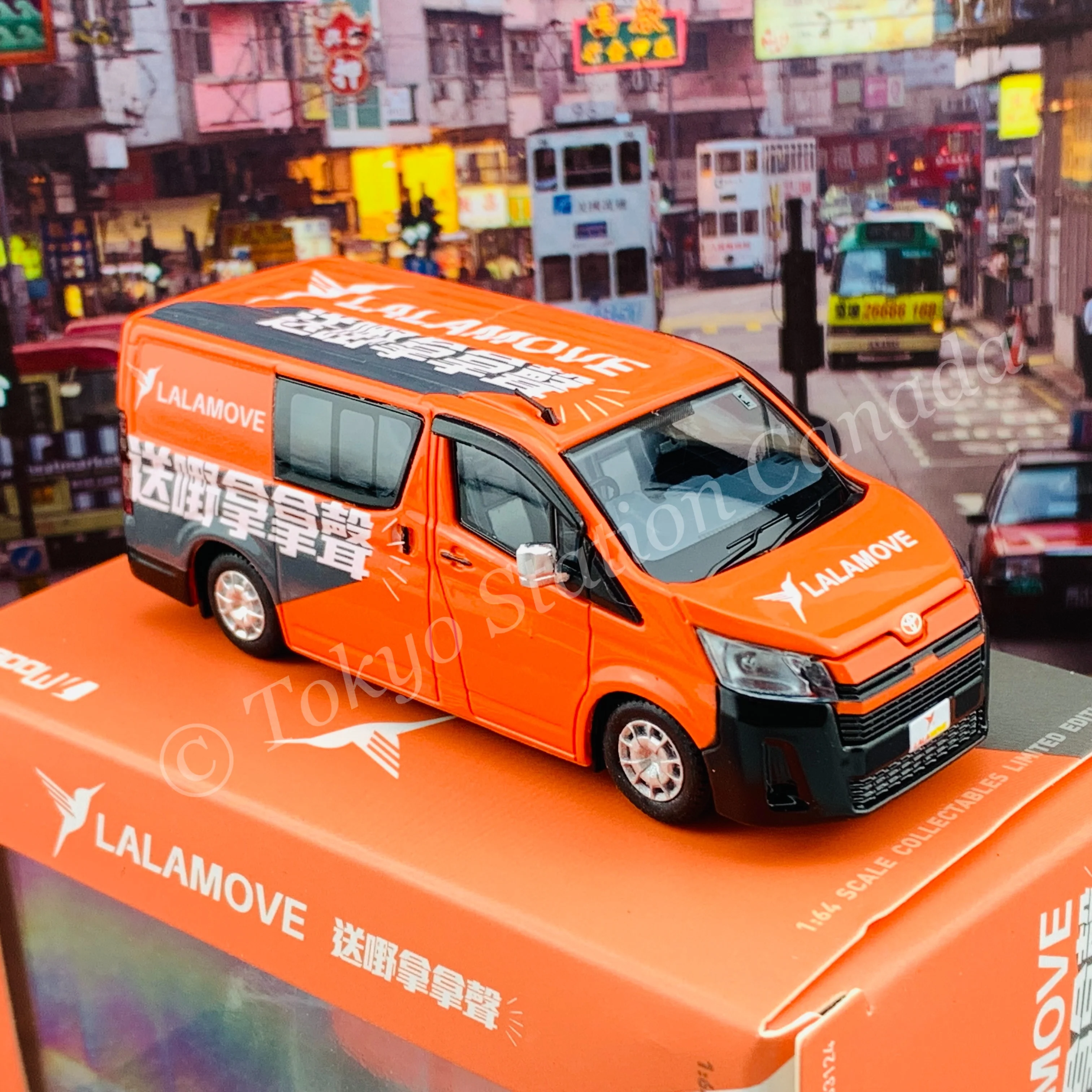 Model 1 1/64 Toyota Hiace 300 LALAMOVE 送嘢拿拿聲 C33124 - Image 7