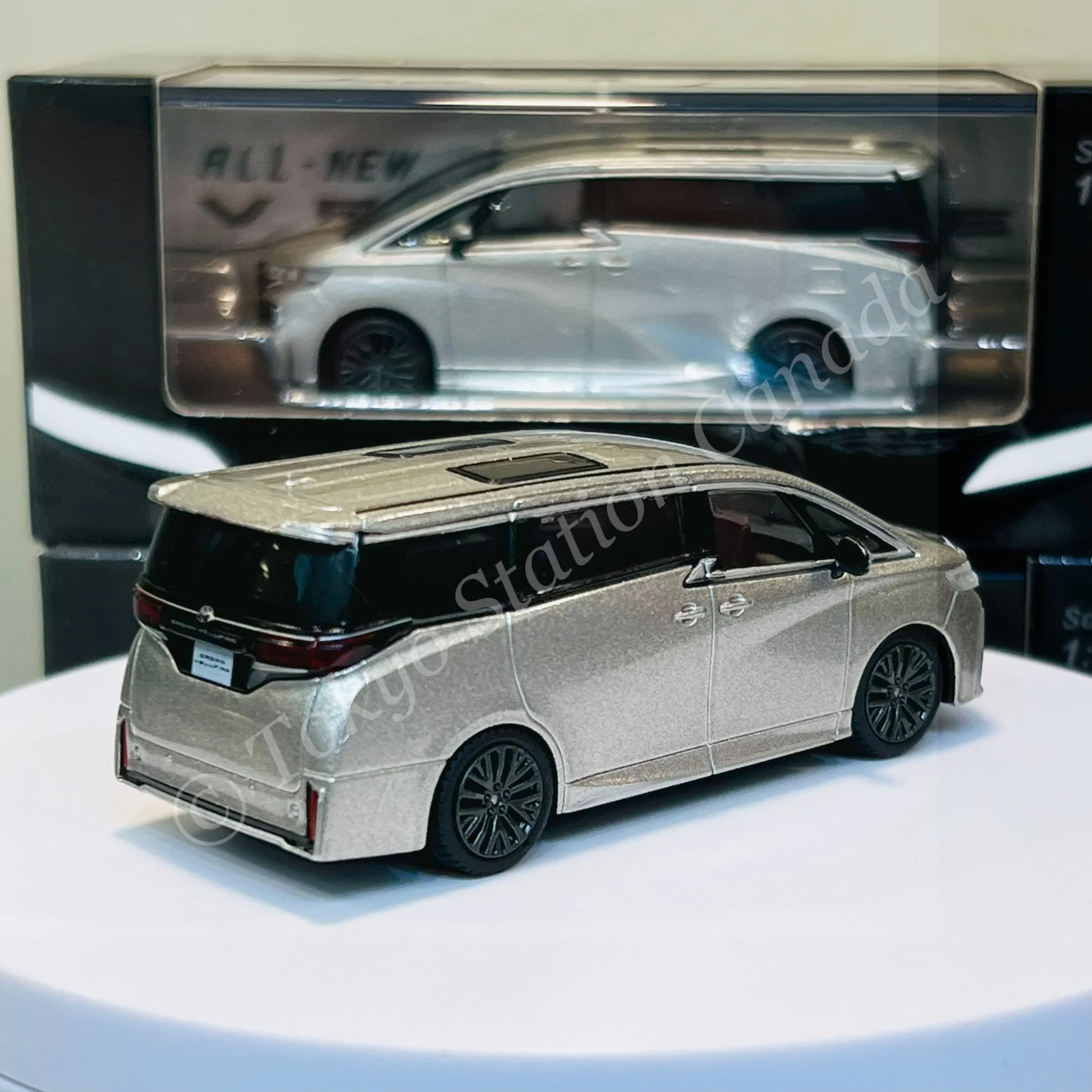 MODEL 1 1/64 Toyota Vellfire Silver LHD C33606 - Image 2