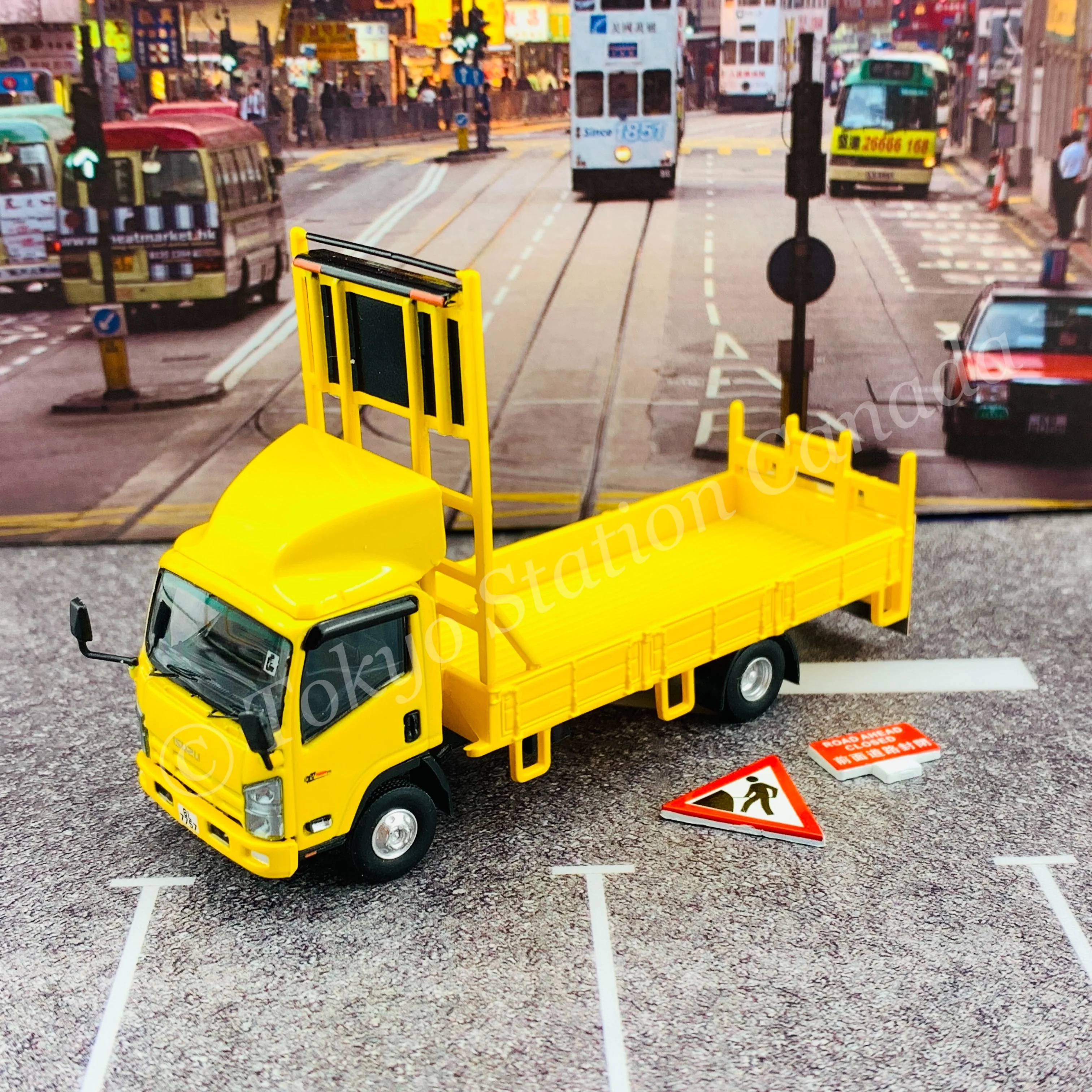 Model 1 1/76 ISUZU N-SERIES Road Work Vehicle 修路箭嘴工程車 T33606 - Image 2