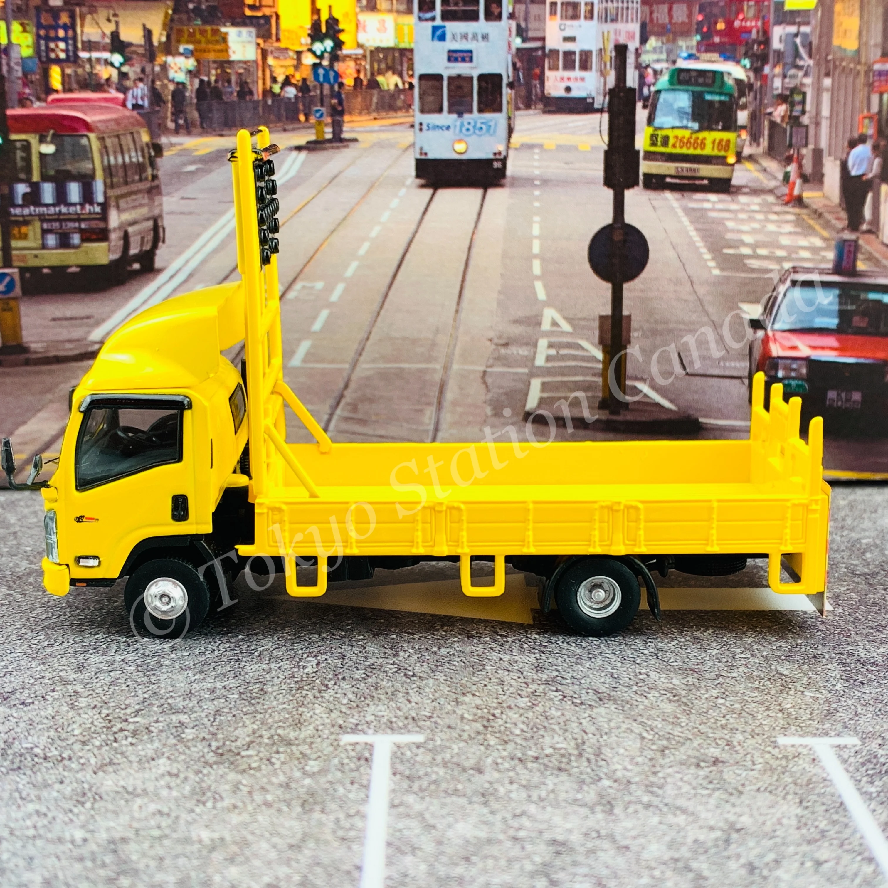 Model 1 1/76 ISUZU N-SERIES Road Work Vehicle 修路箭嘴工程車 T33606 - Image 4