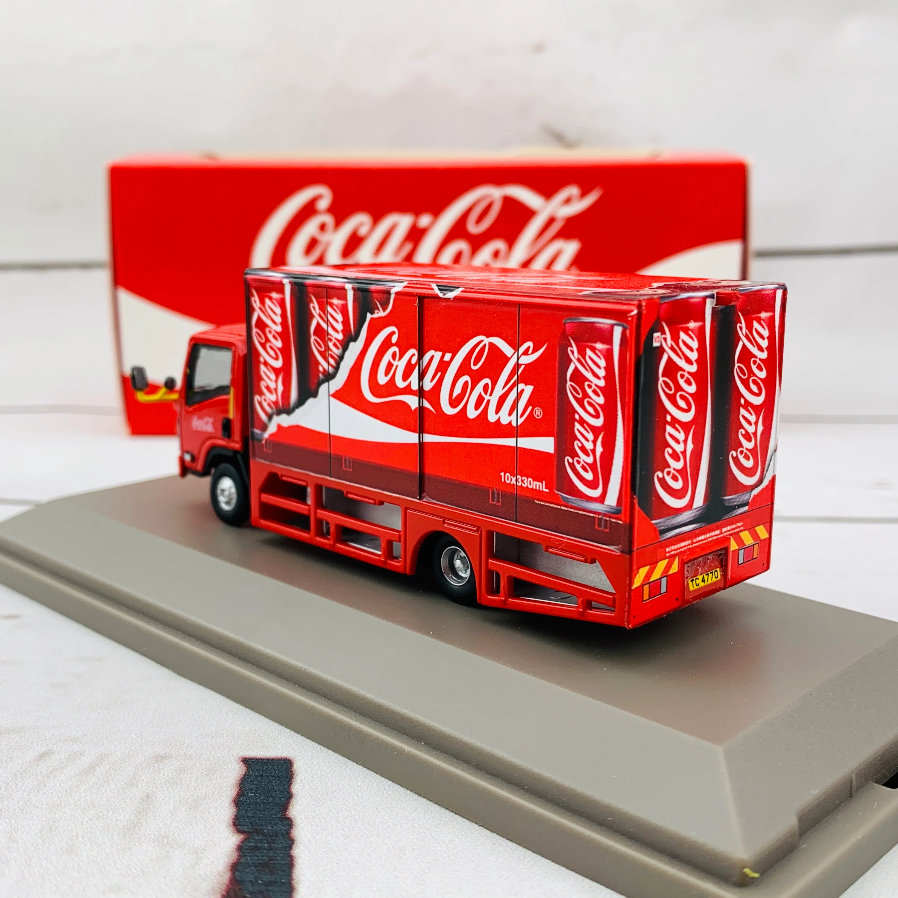 1/76 Model 1 Coca-Cola Isuzu N-Series (TC4770) Limited Edition T33601 - Image 3