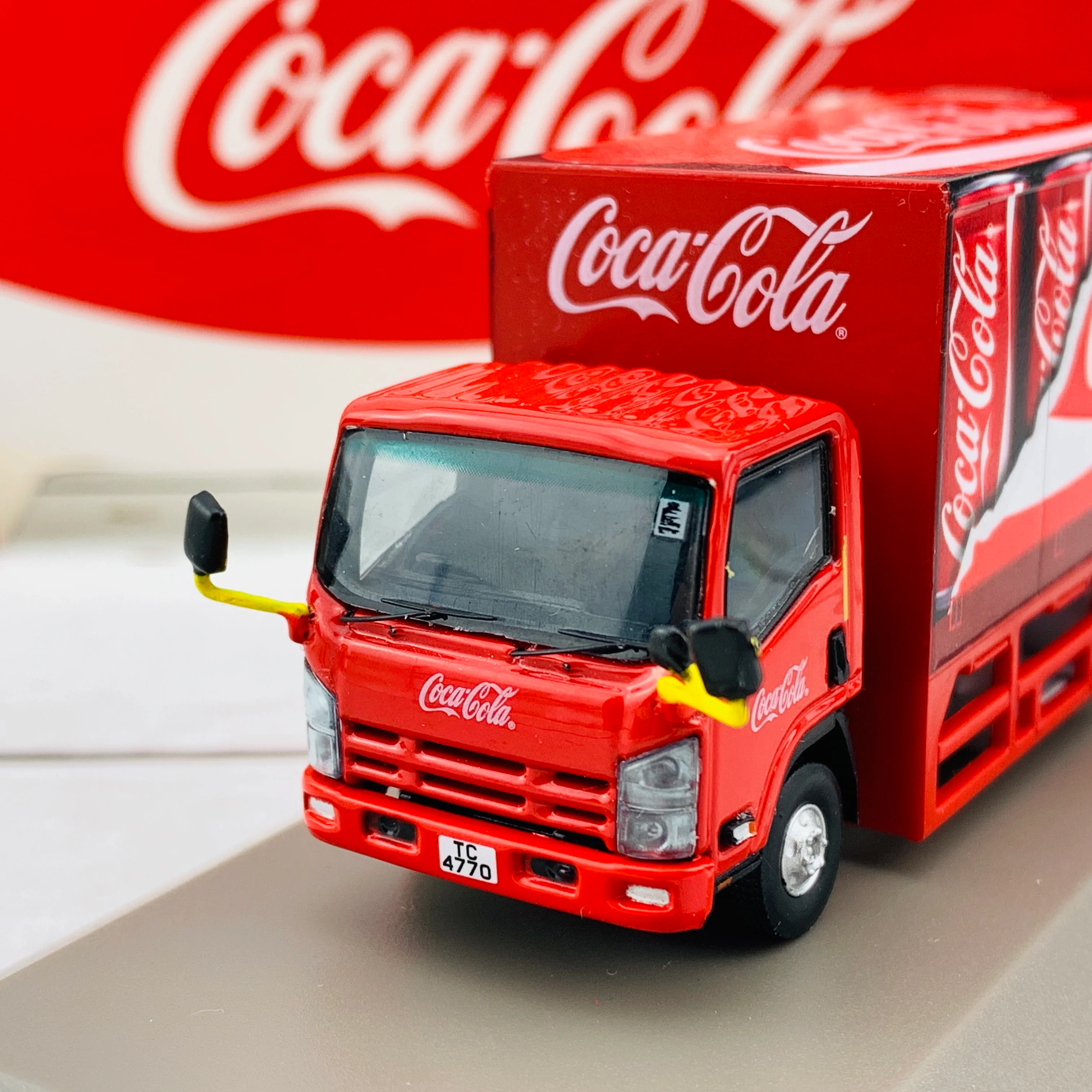1/76 Model 1 Coca-Cola Isuzu N-Series (TC4770) Limited Edition T33601 - Image 4