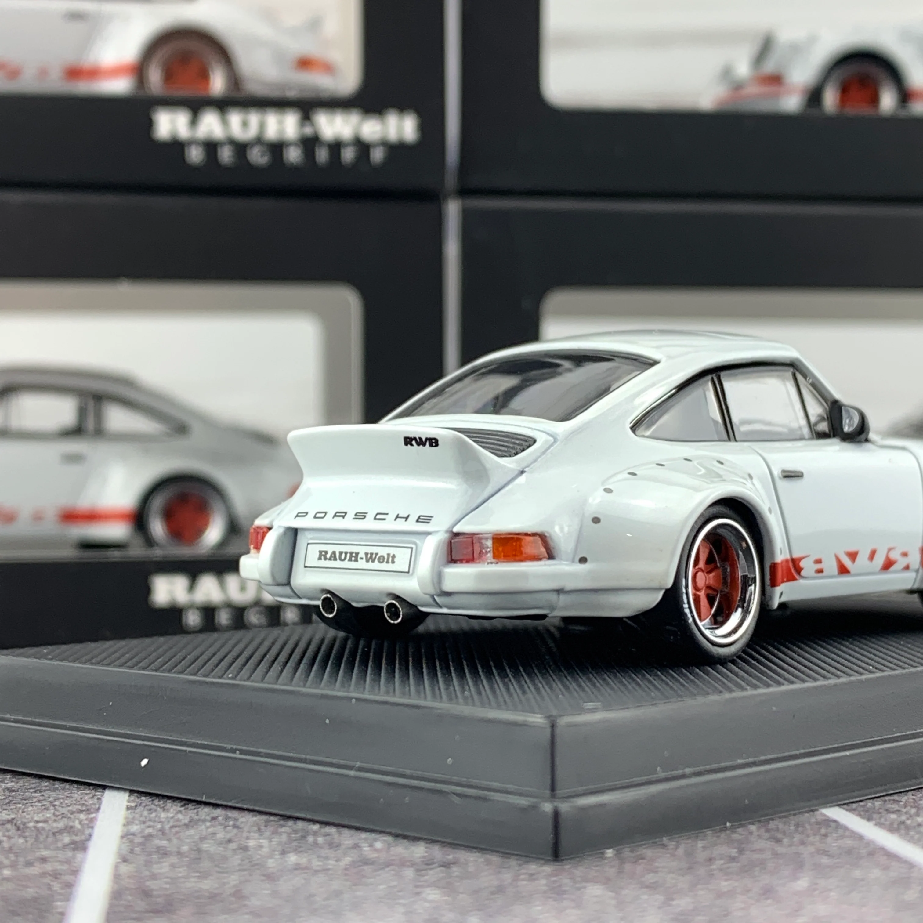 MODEL COLLECT 1/60 For Porsche RWB 930 Ducktail Wing Pearl White MC640002C - Image 5