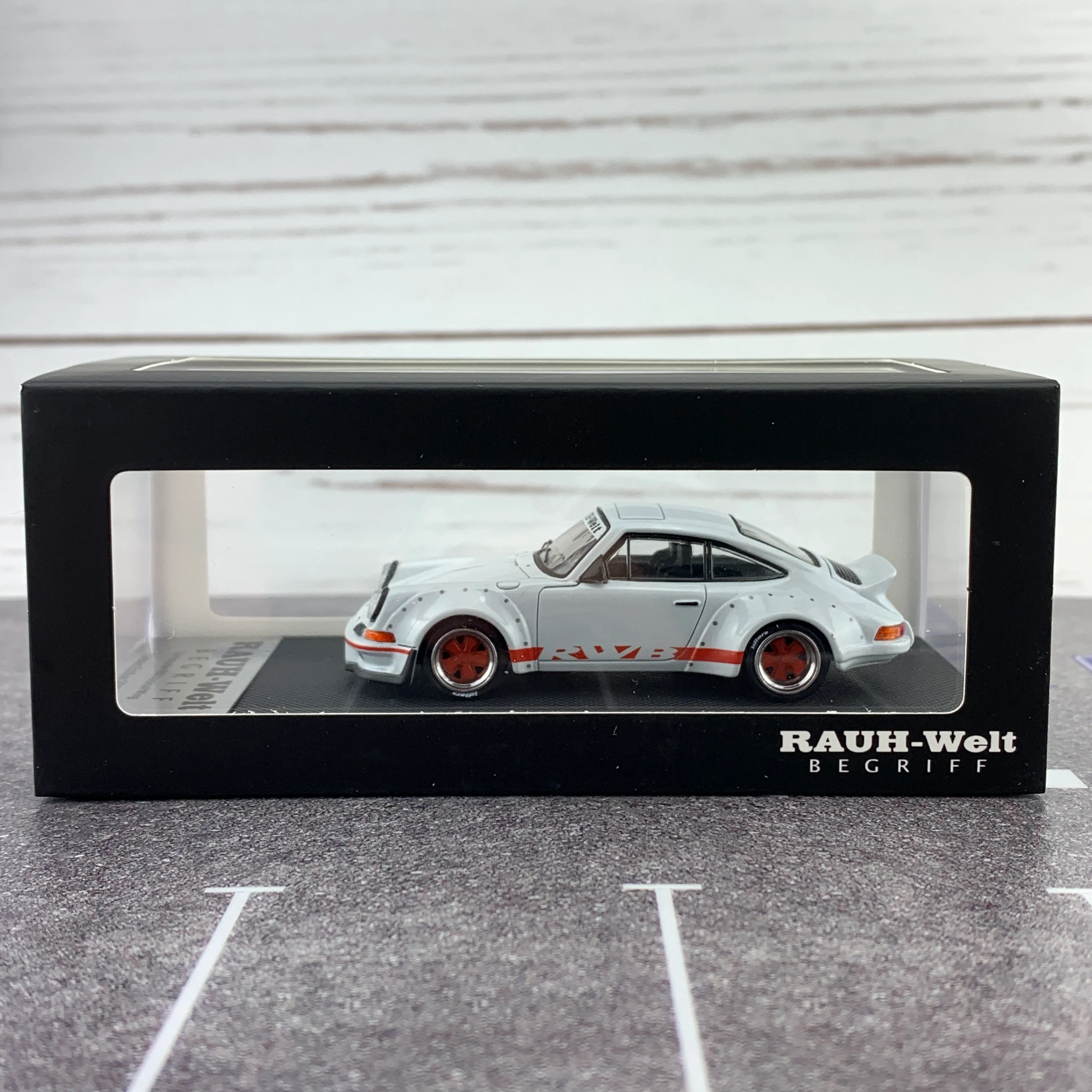 MODEL COLLECT 1/60 For Porsche RWB 930 Ducktail Wing Pearl White MC640002C - Image 7