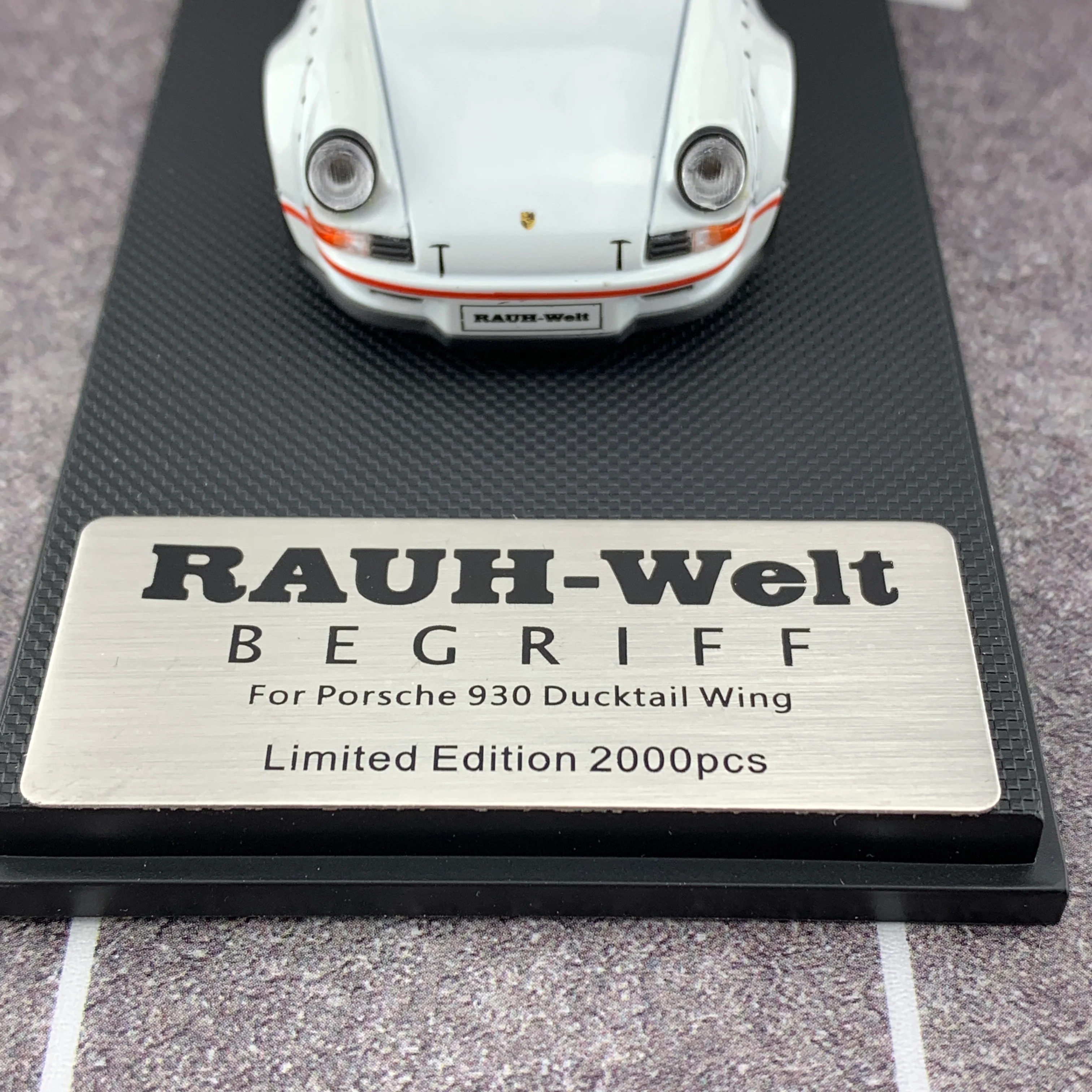 MODEL COLLECT 1/60 For Porsche RWB 930 Ducktail Wing Pearl White MC640002C - Image 8