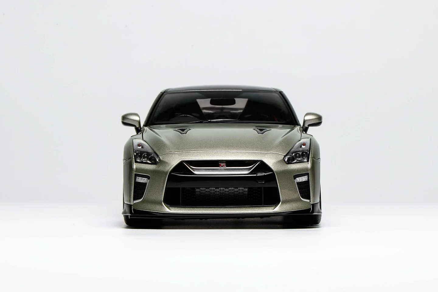 MOTORHELIX 1/18 Nissan GT-R (R35) Track Edition Engineered by NISMO T-Spec 2022 Millennium Jade limited to 599 units M63515 - Image 5