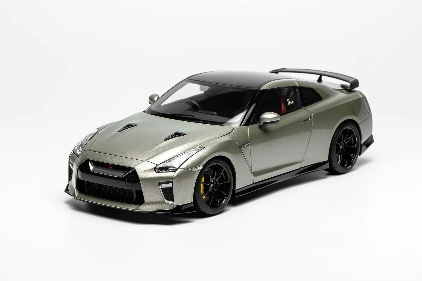 MOTORHELIX 1/18 Nissan GT-R (R35) Track Edition Engineered by NISMO T-Spec 2022 Millennium Jade limited to 599 units M63515 - Image 6