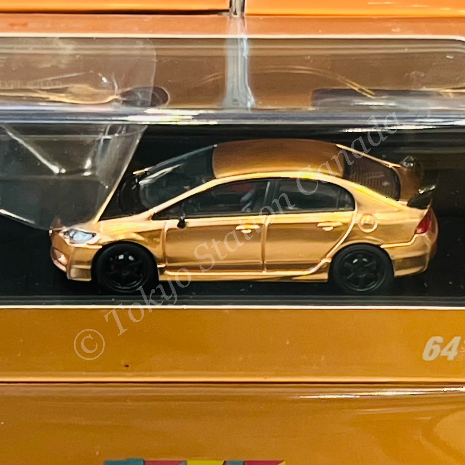 MOTORHELIX 1/64 Honda Civic Type R (FD2) Customized Electroplating Copper with Carbon Fiber Bonnect (HK Toycar Salon 2025) M65404DZ-HK - Image 2