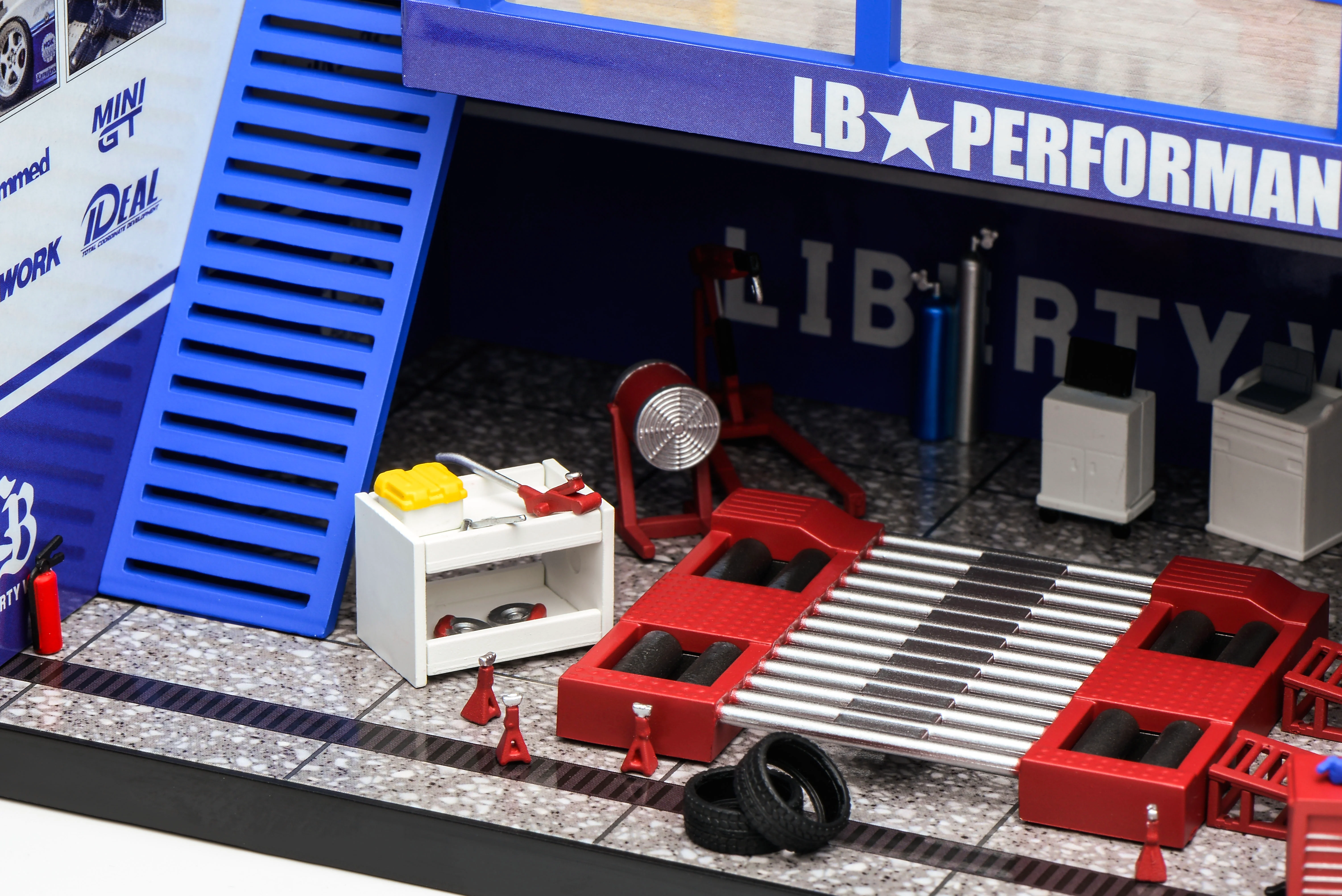 Motorhelix 1/64 LIBERTY WALK (Blue/White) Garage Diorama M90219 - Image 4