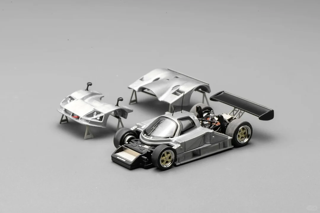 MOTORHELIX 1/64 Mazda 787B POLISHING VERSION GMHS 2025 Exclusive Event Model M60102 - Image 4