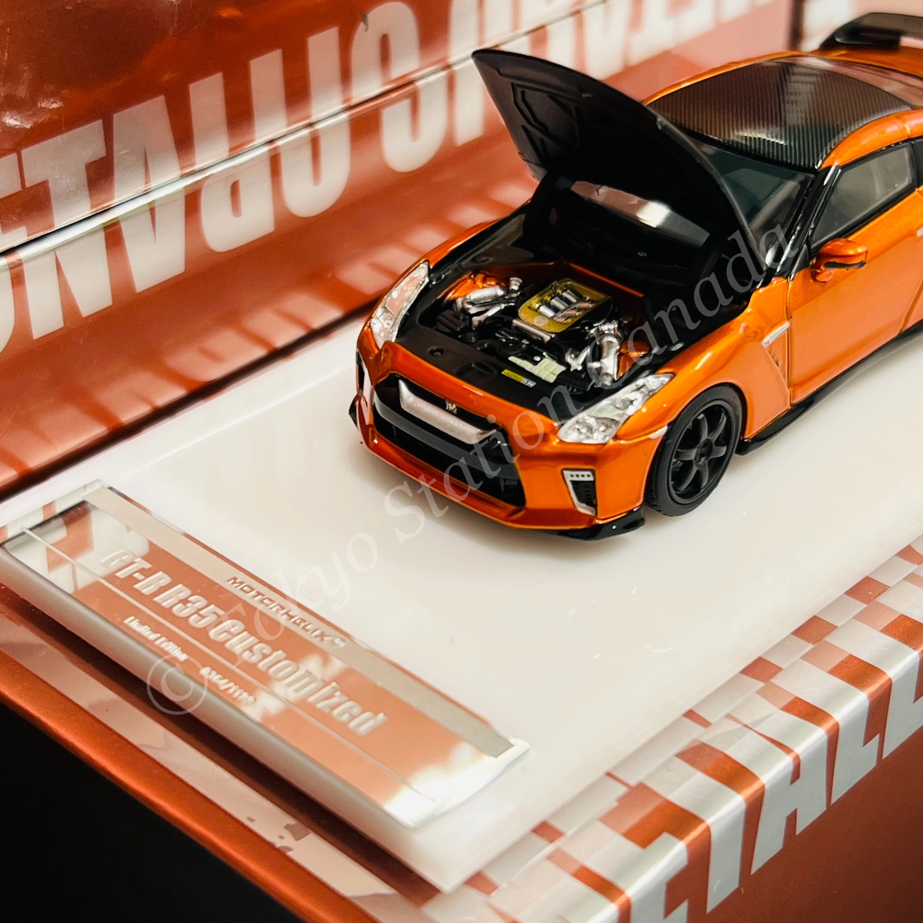 MOTORHELIX 64SENIOR 1/64 Customized GT-R R35 Metallic Orange HEC 2025 Exclusive Model M63509 - Image 2