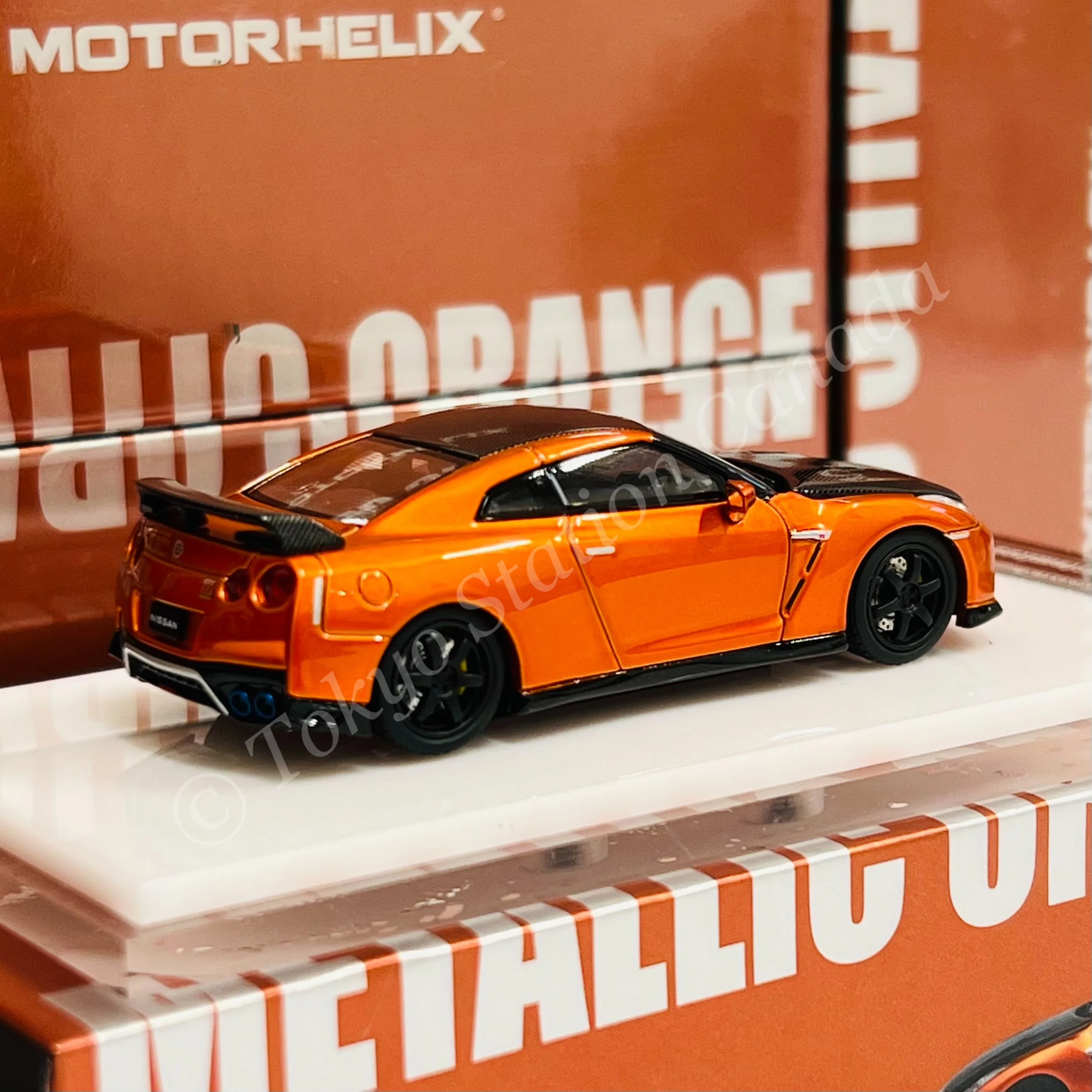 MOTORHELIX 64SENIOR 1/64 Customized GT-R R35 Metallic Orange HEC 2025 Exclusive Model M63509 - Image 3