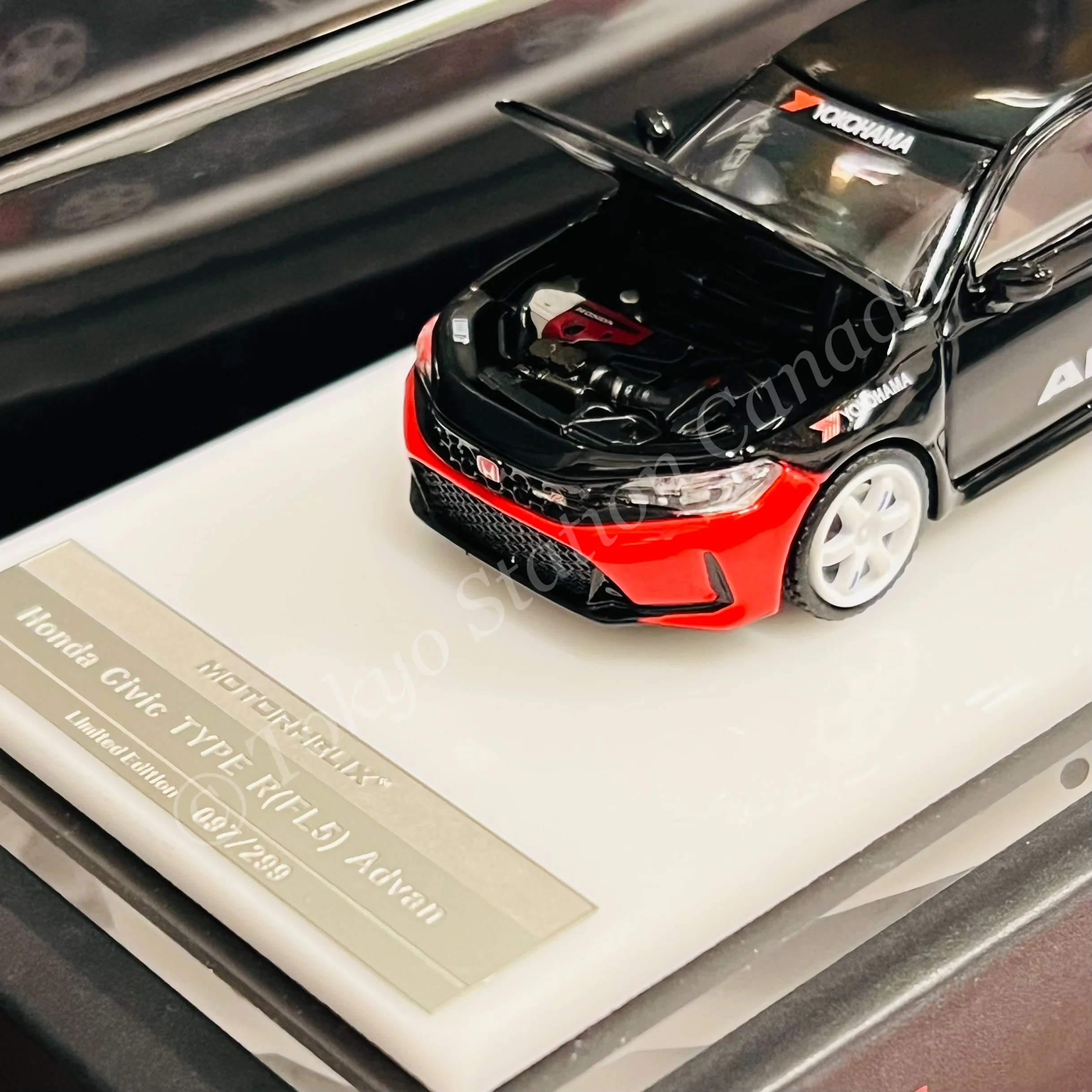 MOTORHELIX 64SENIOR 1/64 Customized Honda Civic Type R FL5 Advan Livery HEC 2025 Exclusive Model M65323 - Image 2
