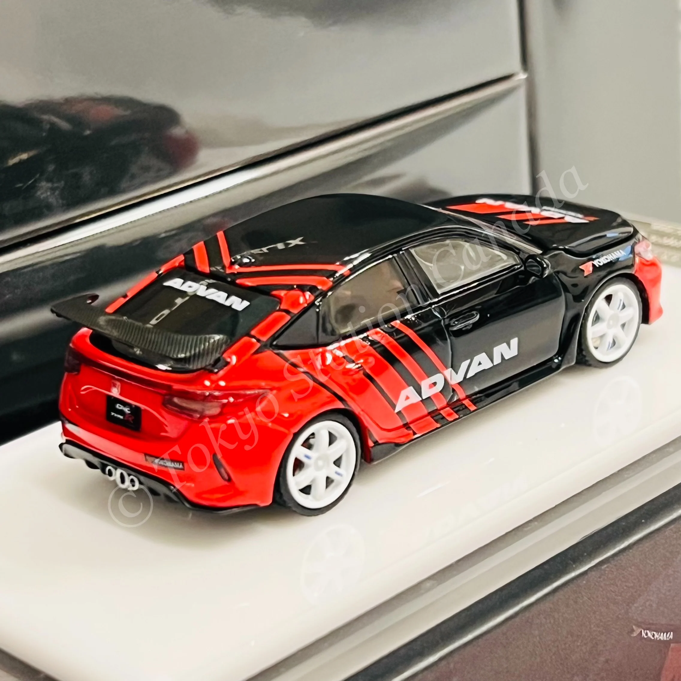 MOTORHELIX 64SENIOR 1/64 Customized Honda Civic Type R FL5 Advan Livery HEC 2025 Exclusive Model M65323 - Image 5