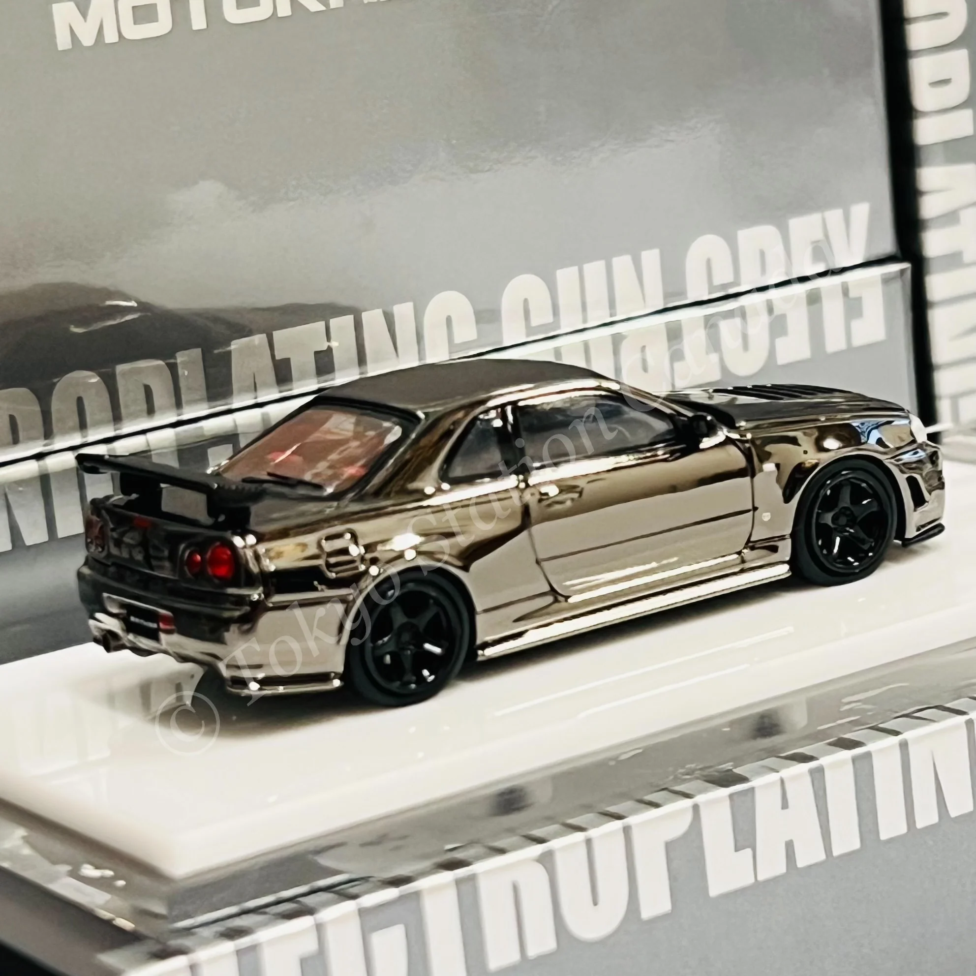 MOTORHELIX 64SENIOR 1/64 Customized Nissan Skyline GT-R R34 NISMO Electroplating Gun Grey HEC 2025 Exclusive Model M63415 - Image 4