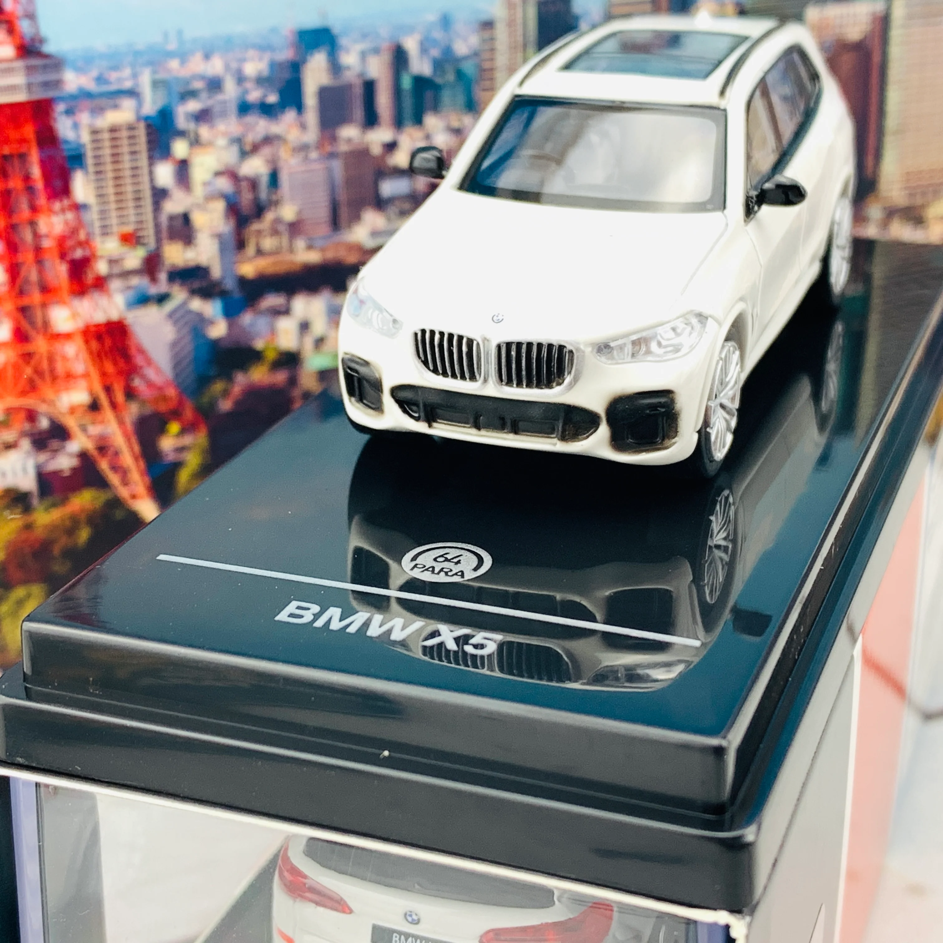 PARA64 1/64 BMW X5 (G05) Mineral White RHD PA-65181 - Image 3