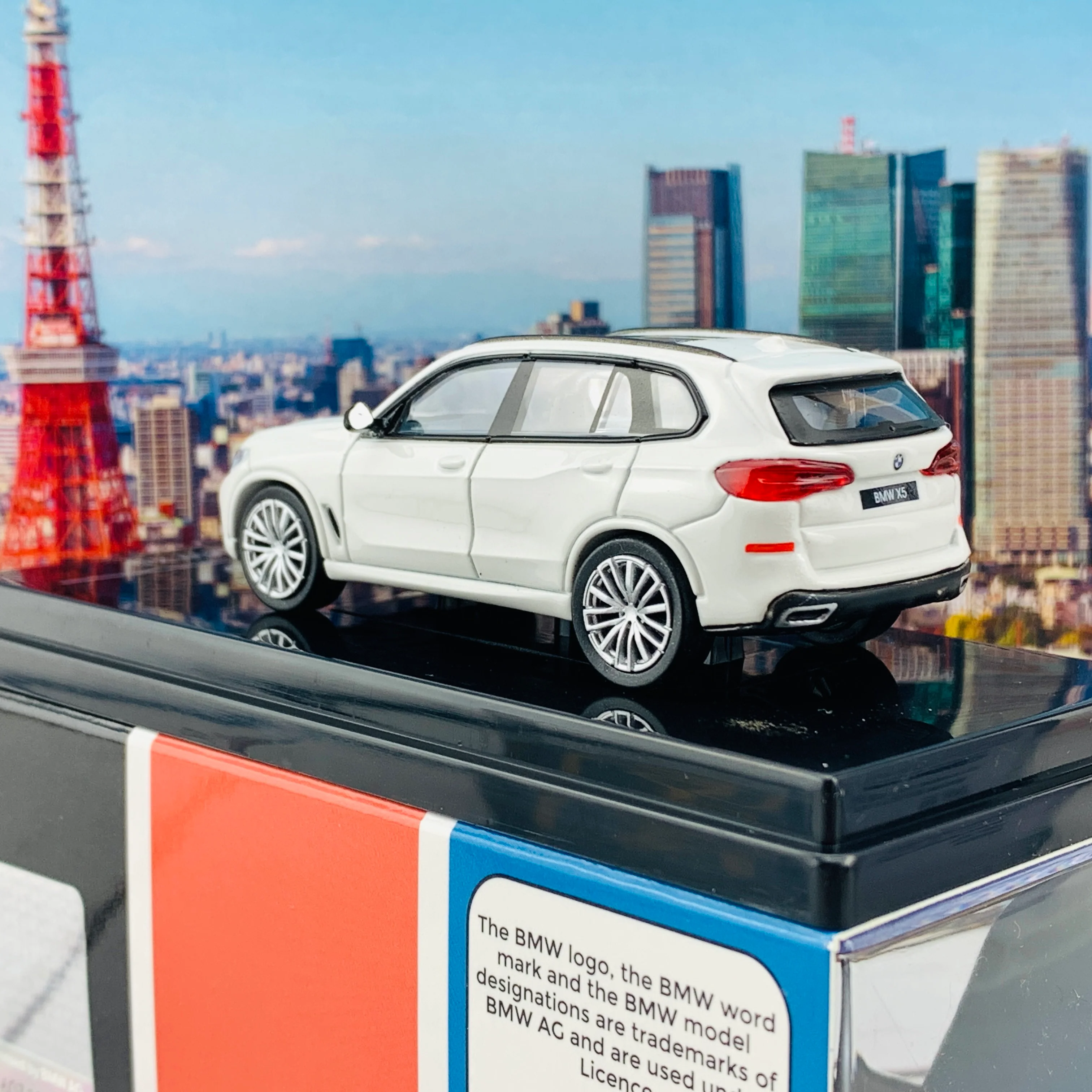 PARA64 1/64 BMW X5 (G05) Mineral White RHD PA-65181 - Image 5