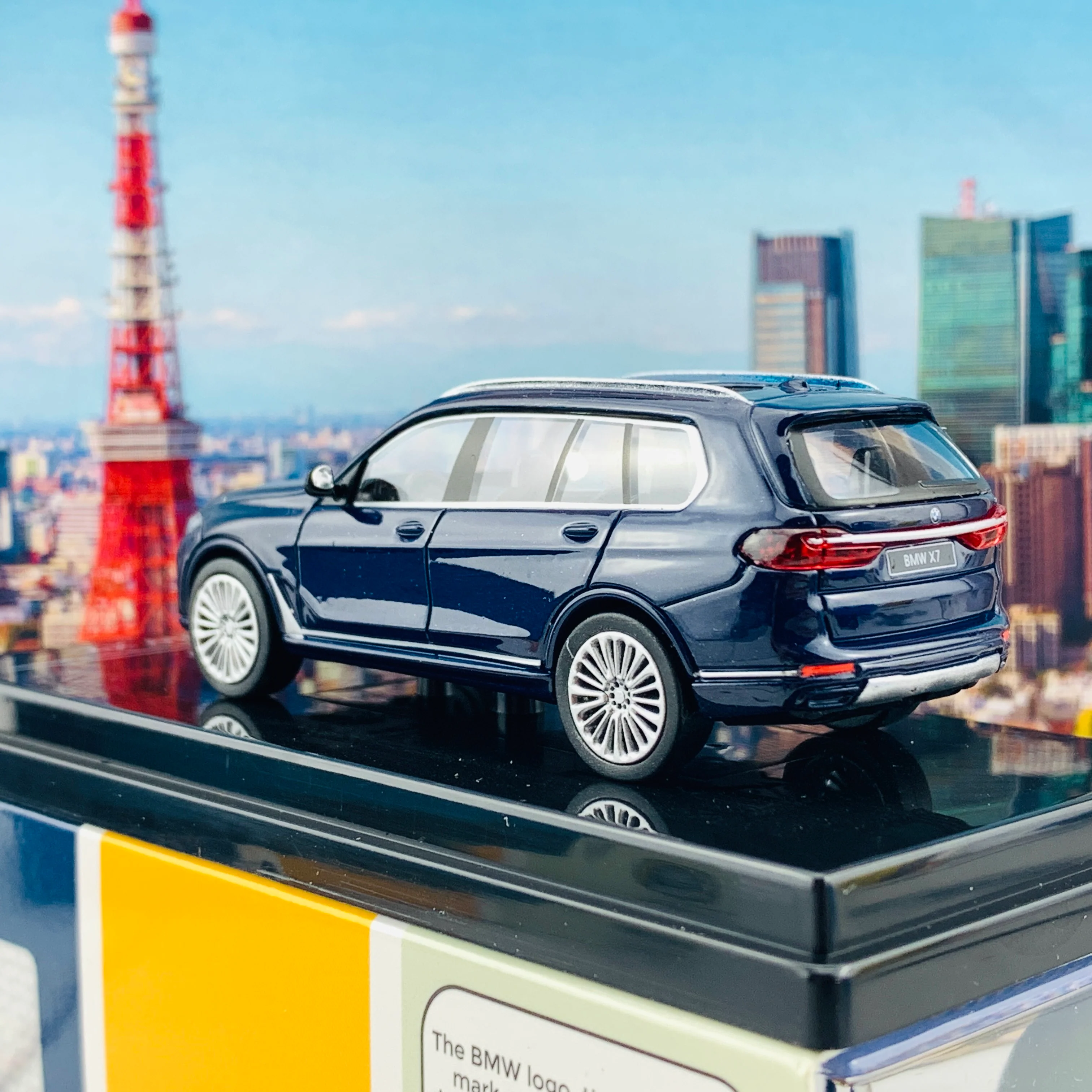PARA64 1/64 BMW X7 Tanzanite Blue LHD PA-55193 - Image 4