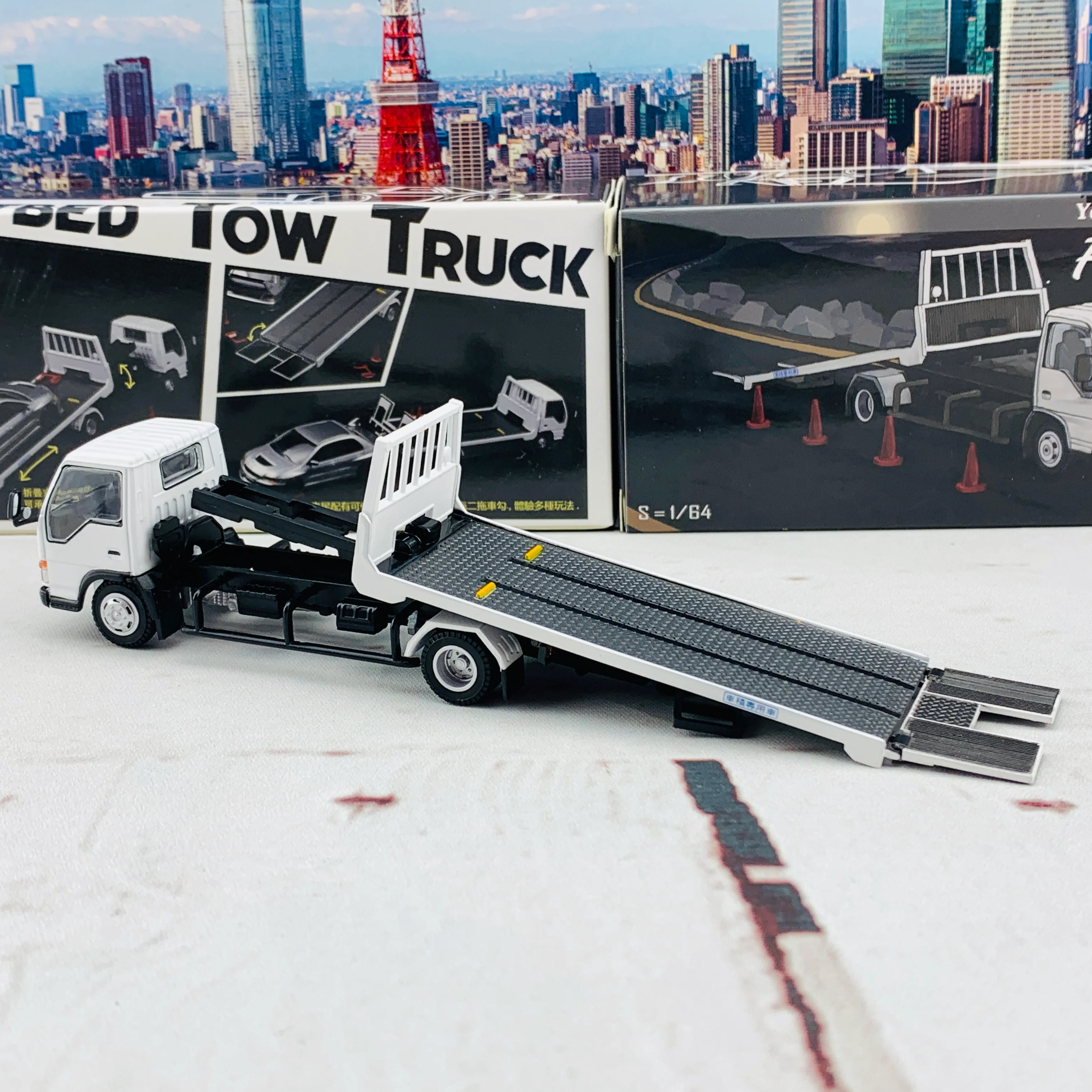 PEAKO 1/64 Y.E.S. Flatbed Tow Truck 63502 - Image 6
