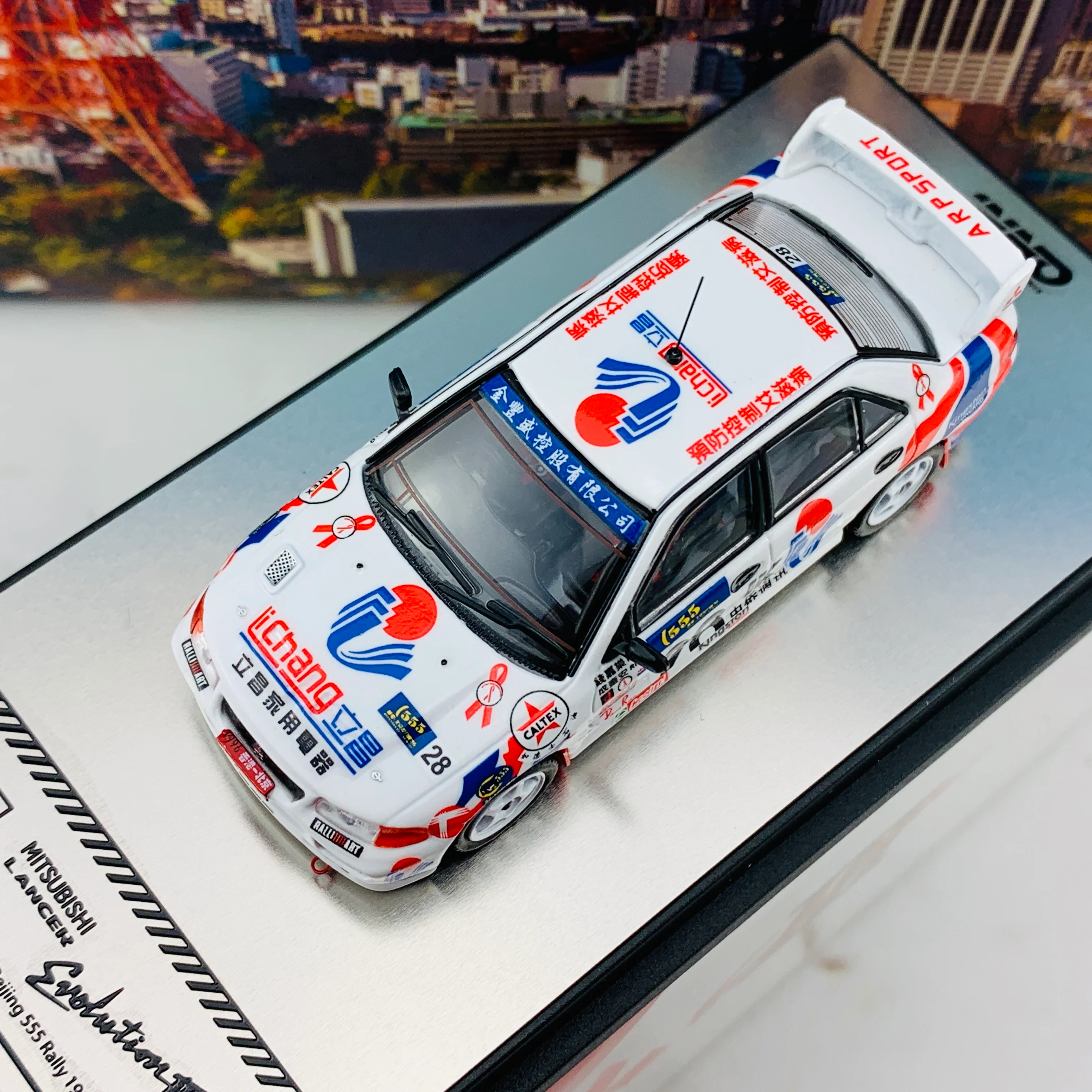 POP RACE  x INNO64 1/64 MITSUBISHI LANCER EVOLUTION III #28 Hong Kong - Beijing 555 Rally 1996 (with display case) PR64-EVO3-96HB28 - Image 4