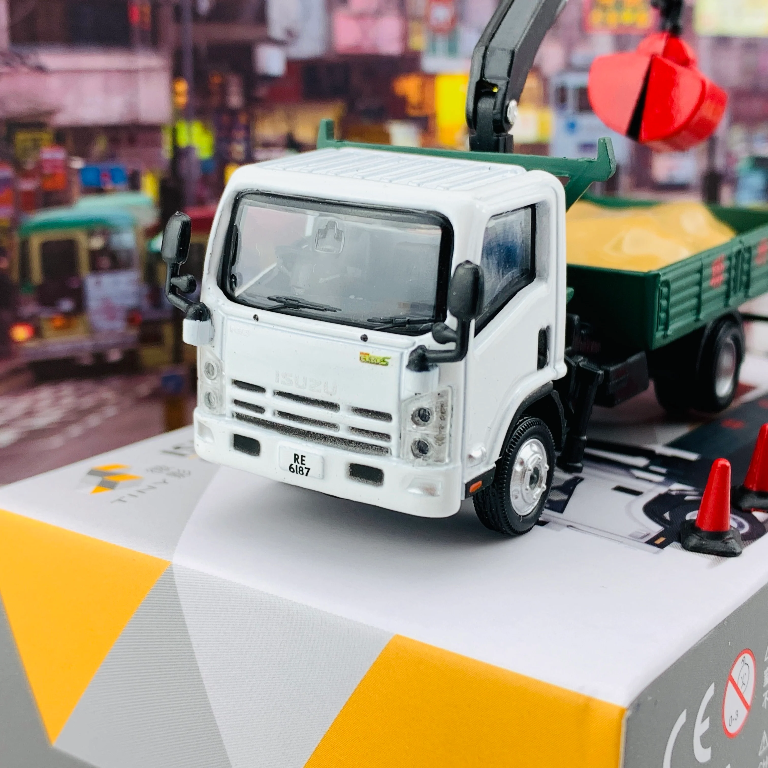 Tiny 微影 193 ISUZU N Series Grab Lorry 五十鈴N系列 夾斗車 ATC64671 - Image 4