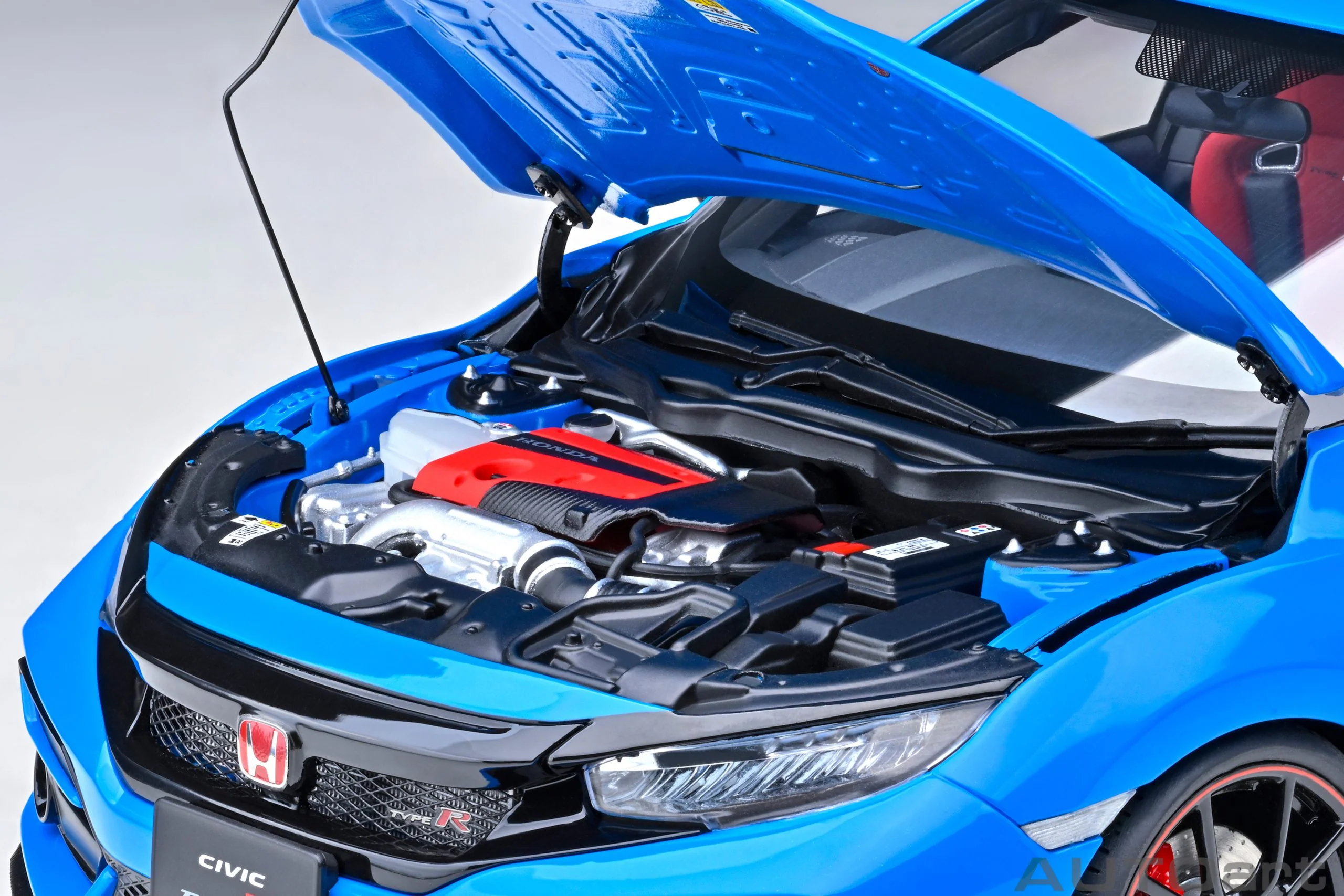 AUTOART 1/18 Honda Civic Type R (FK8) 2021 Racing Blue Pearl 73224 - Image 2