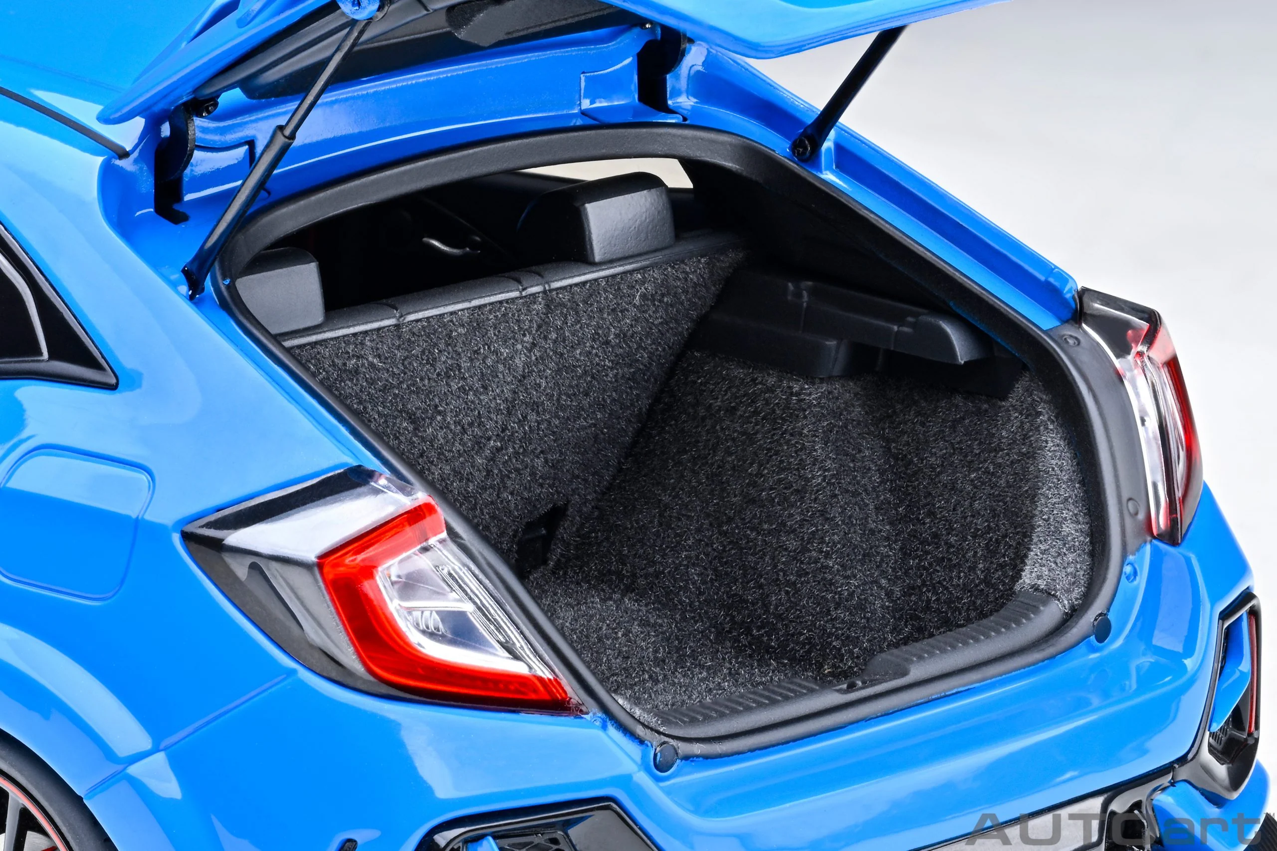 AUTOART 1/18 Honda Civic Type R (FK8) 2021 Racing Blue Pearl 73224 - Image 3