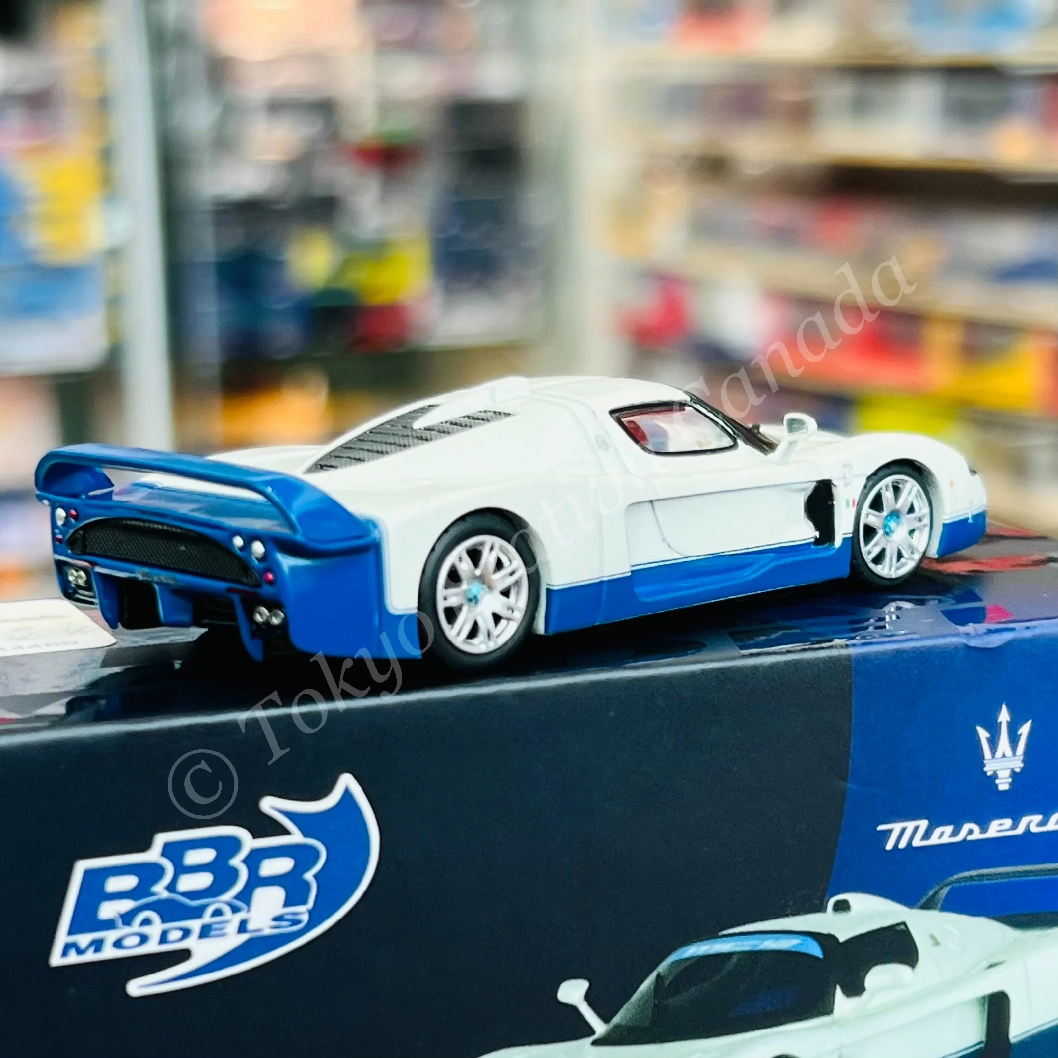 BBR 1/64 Maserati MC12 Stradale White BBRDIE6414 - Image 3